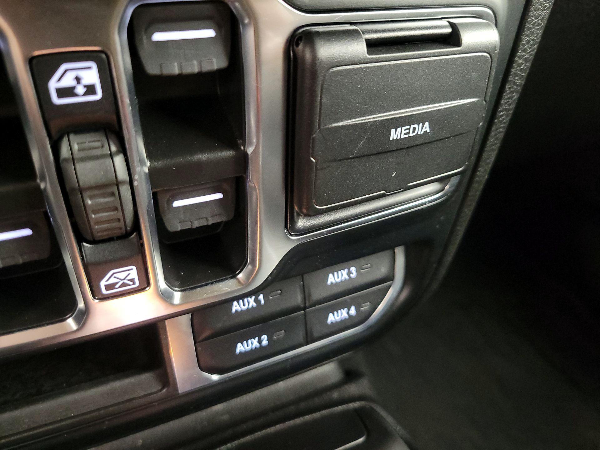 Thumbnail: 2024 Jeep Wrangler - 19