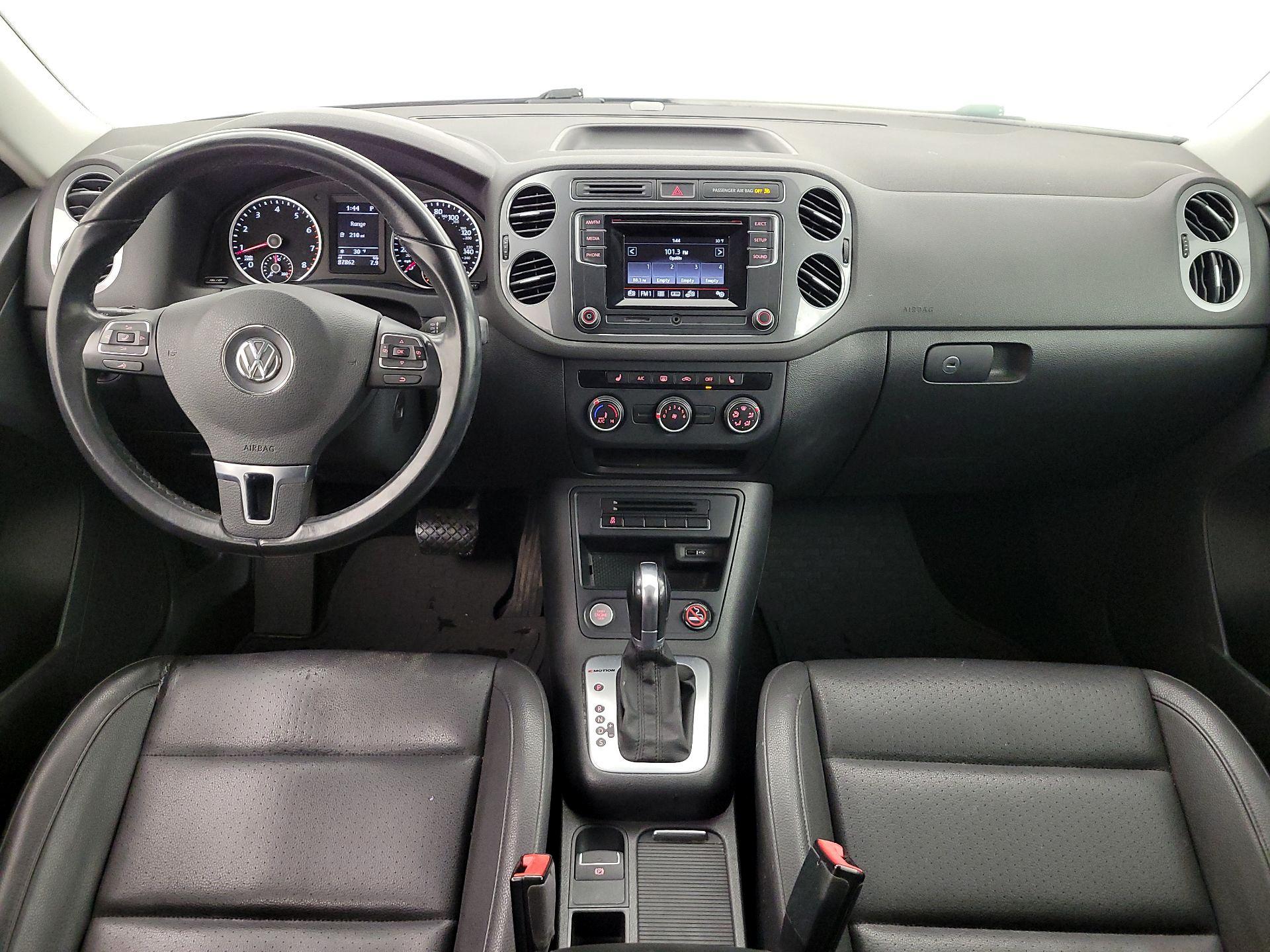 Thumbnail: 2016 Volkswagen Tiguan - 9