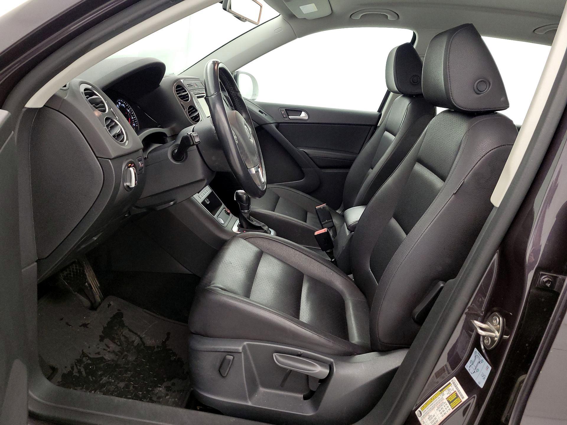 Thumbnail: 2016 Volkswagen Tiguan - 11