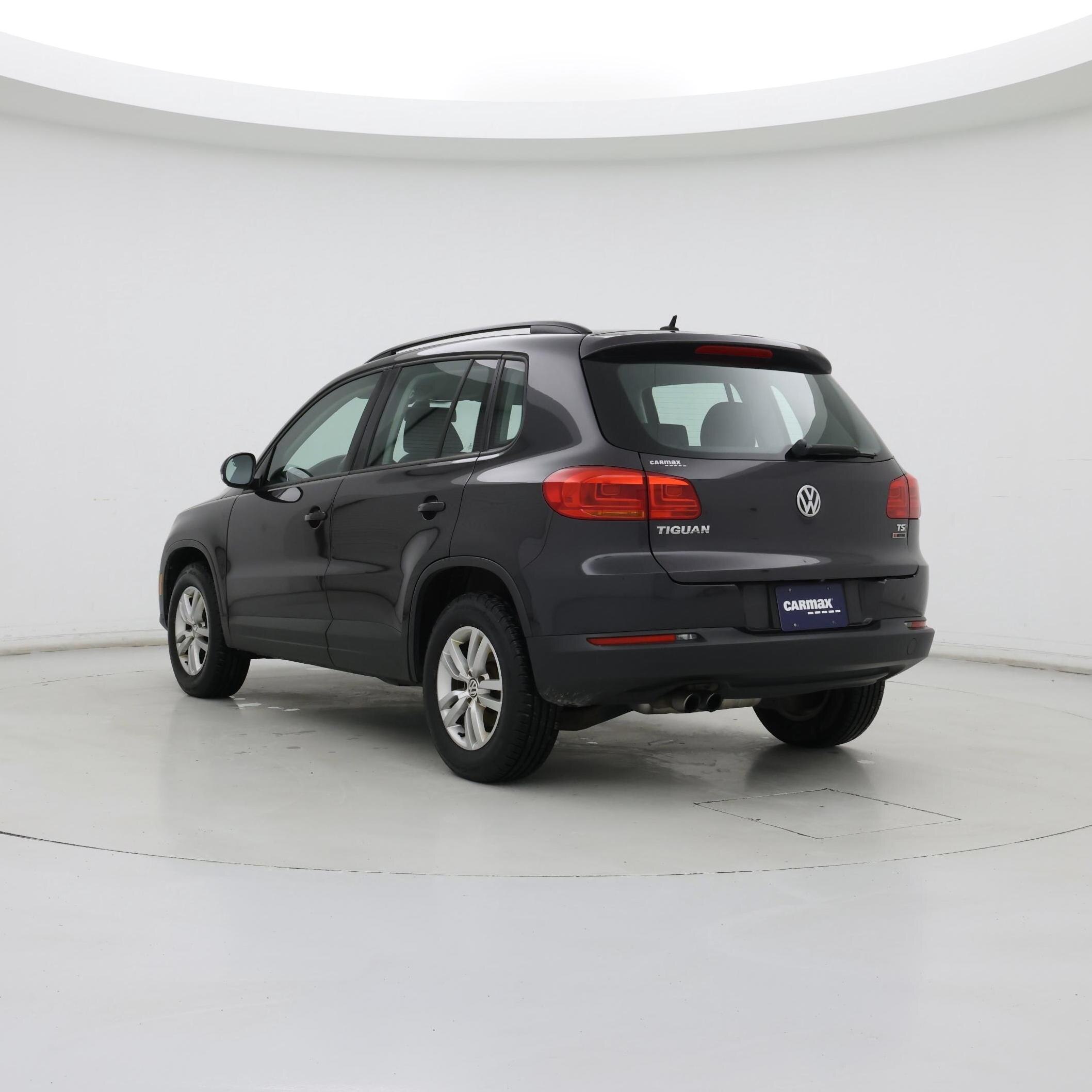 Thumbnail: 2016 Volkswagen Tiguan - 2
