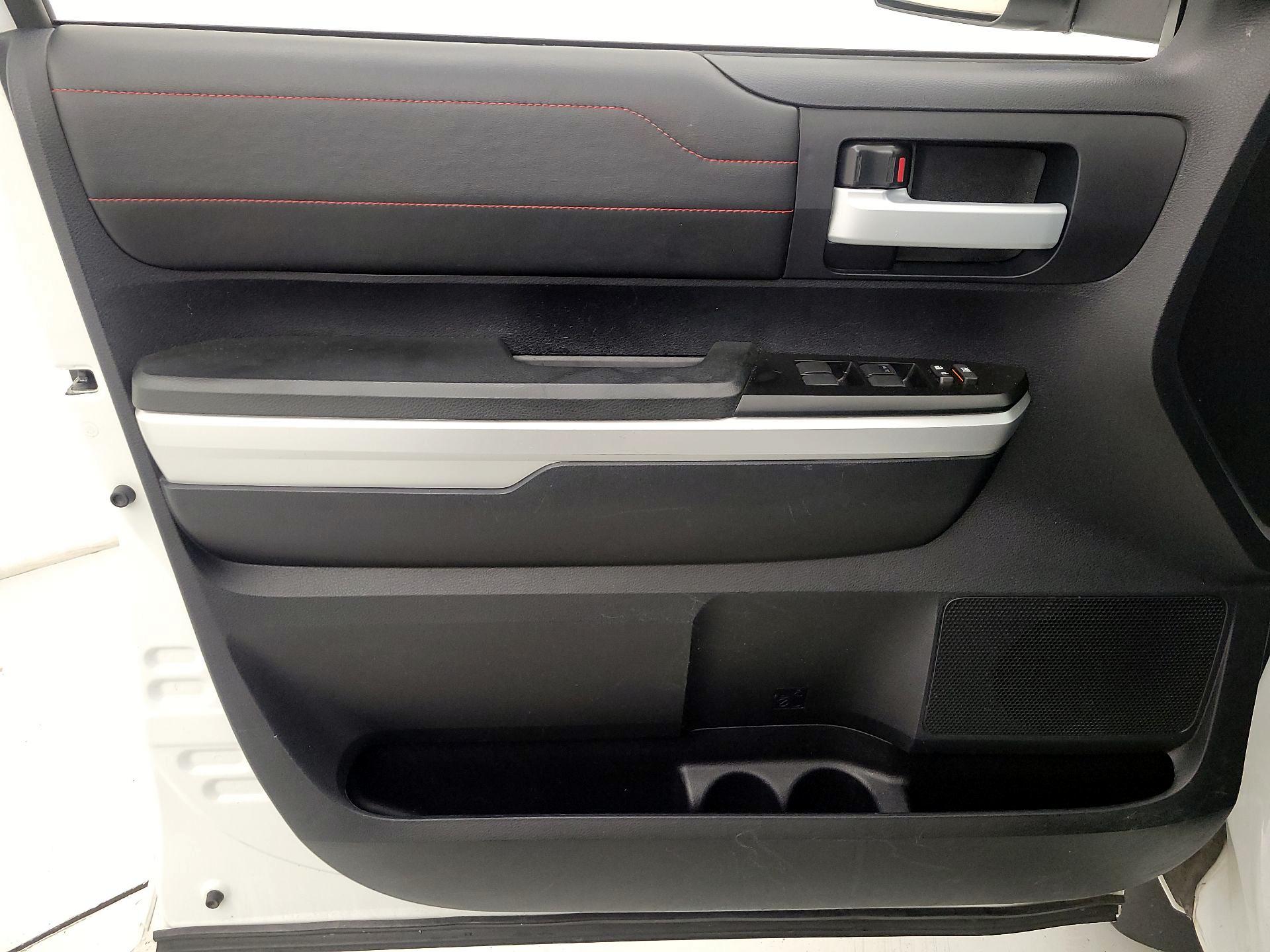 Thumbnail: 2016 Toyota Tundra - 12