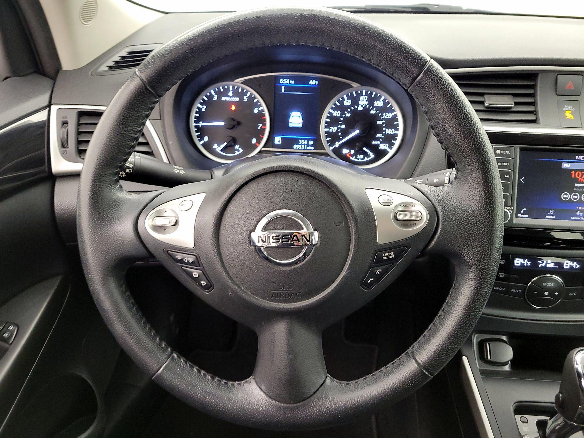 Thumbnail: 2019 Nissan Sentra - 10