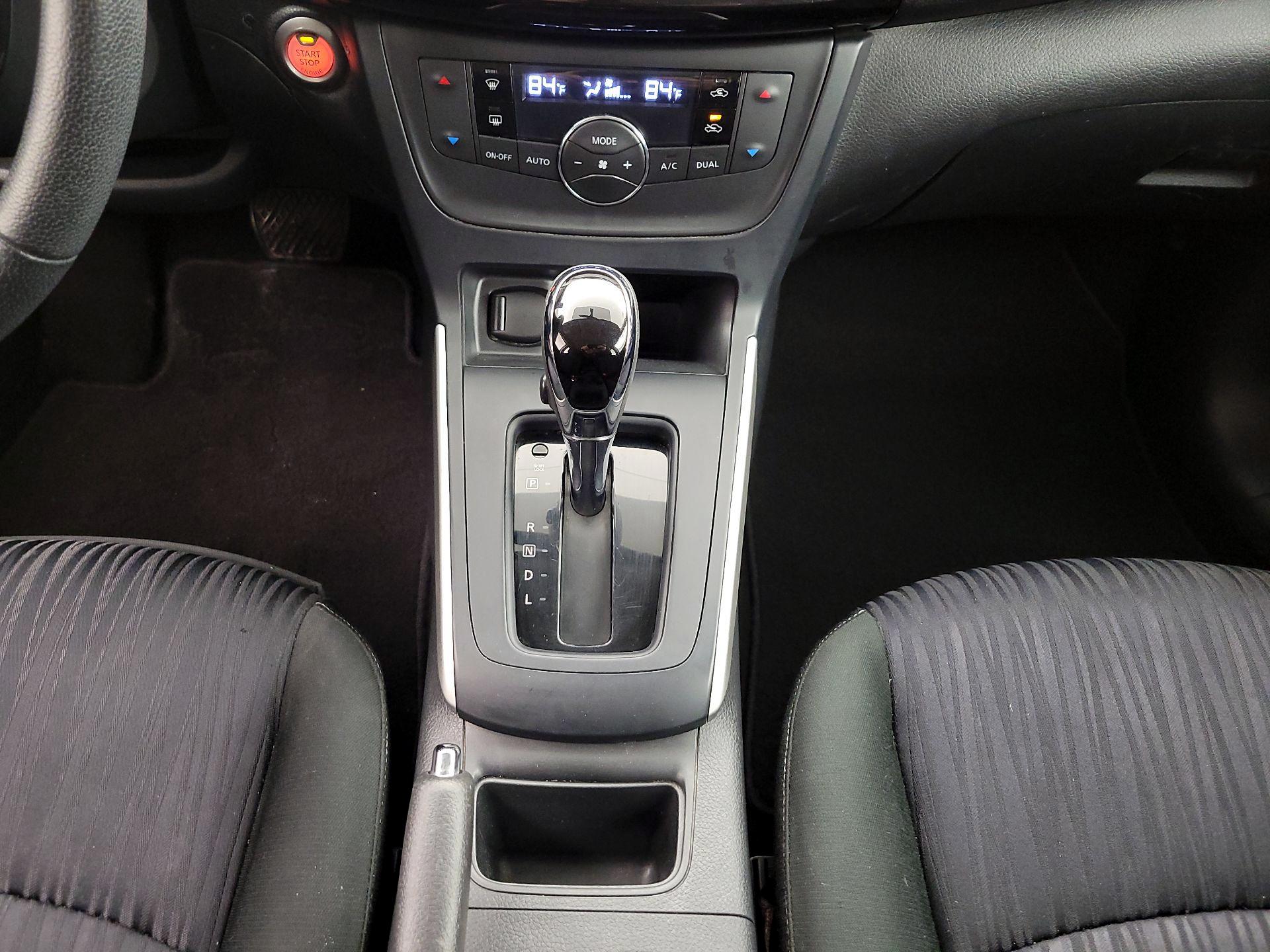 Thumbnail: 2019 Nissan Sentra - 17