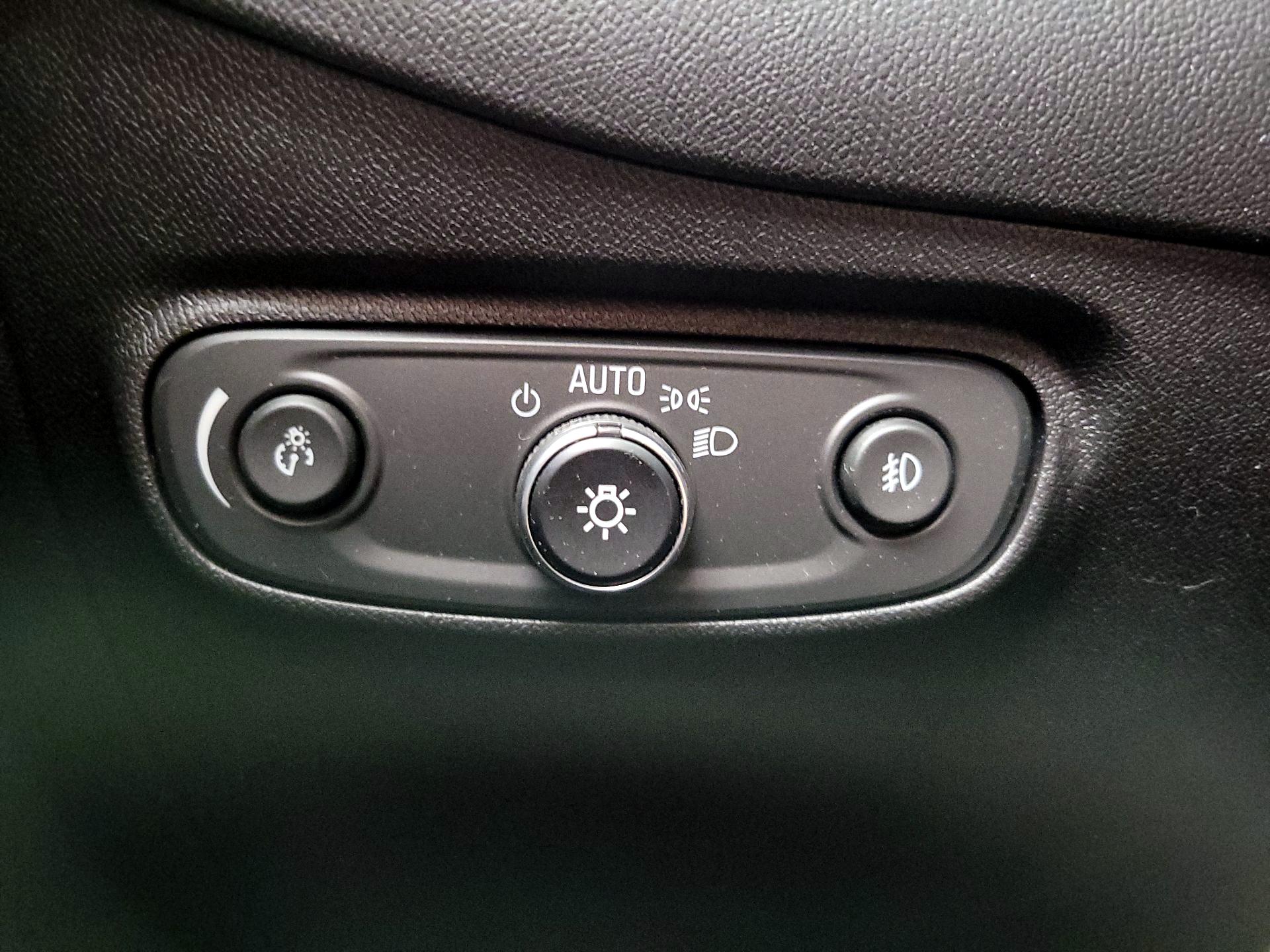 Thumbnail: 2018 Chevrolet Equinox - 13