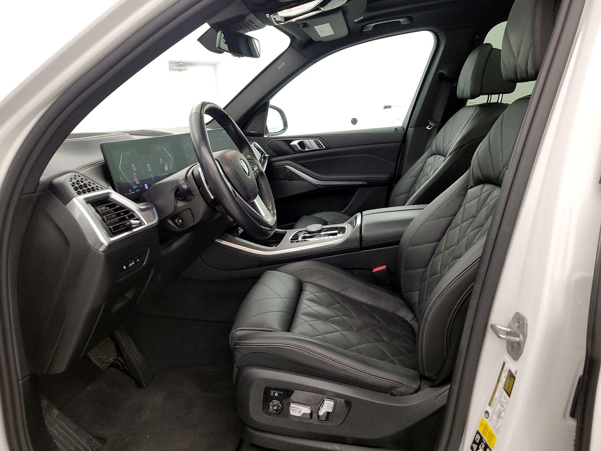 Thumbnail: 2024 BMW X5 - 11