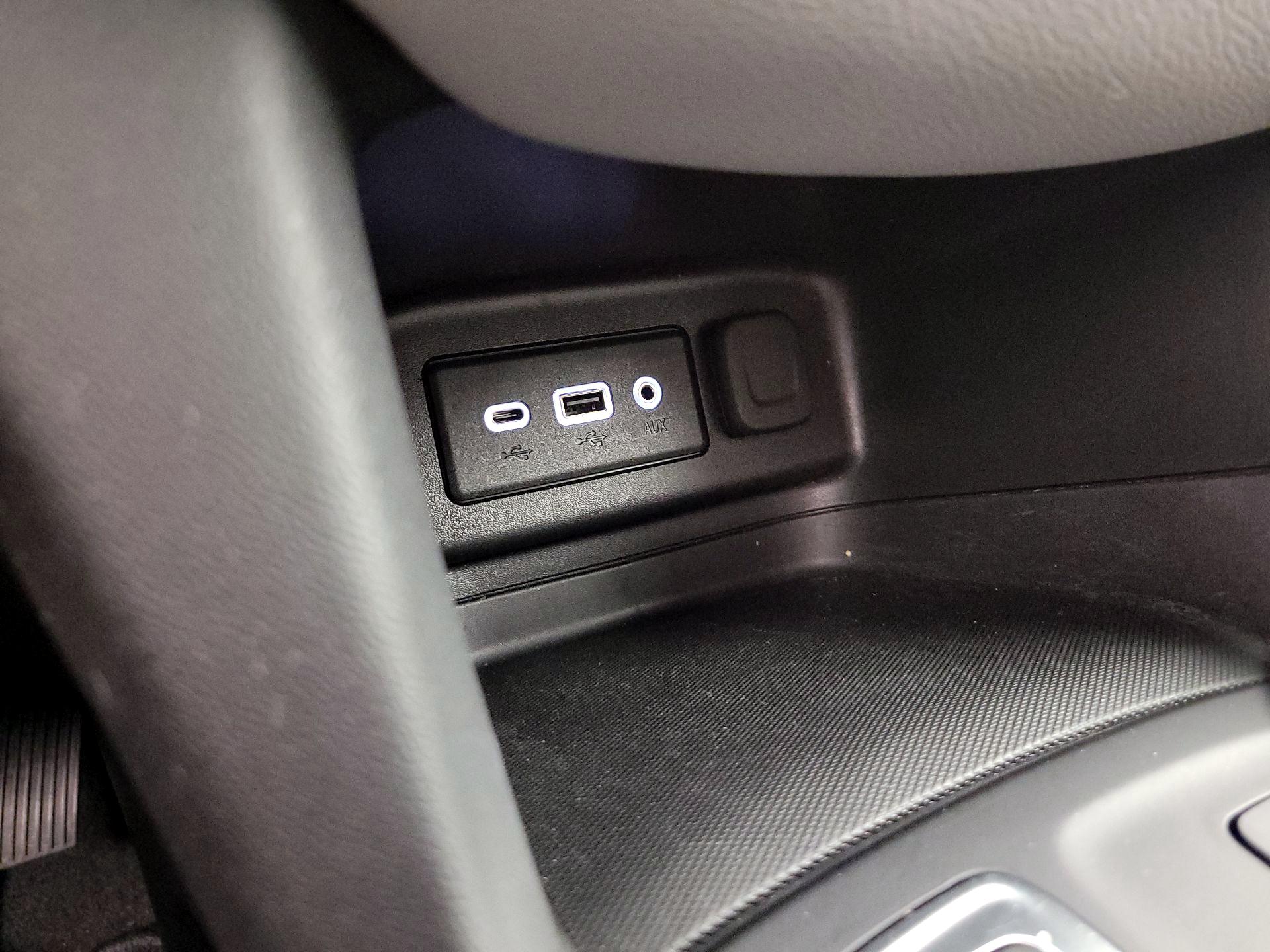 Thumbnail: 2023 Chevrolet Equinox - 18