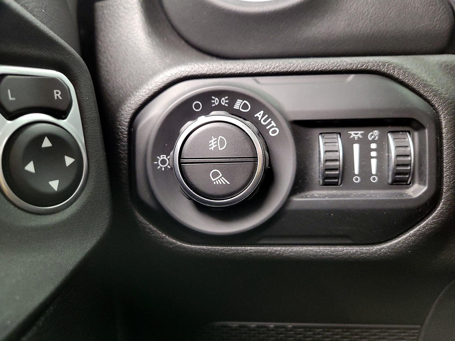 Thumbnail: 2021 Jeep Gladiator - 13