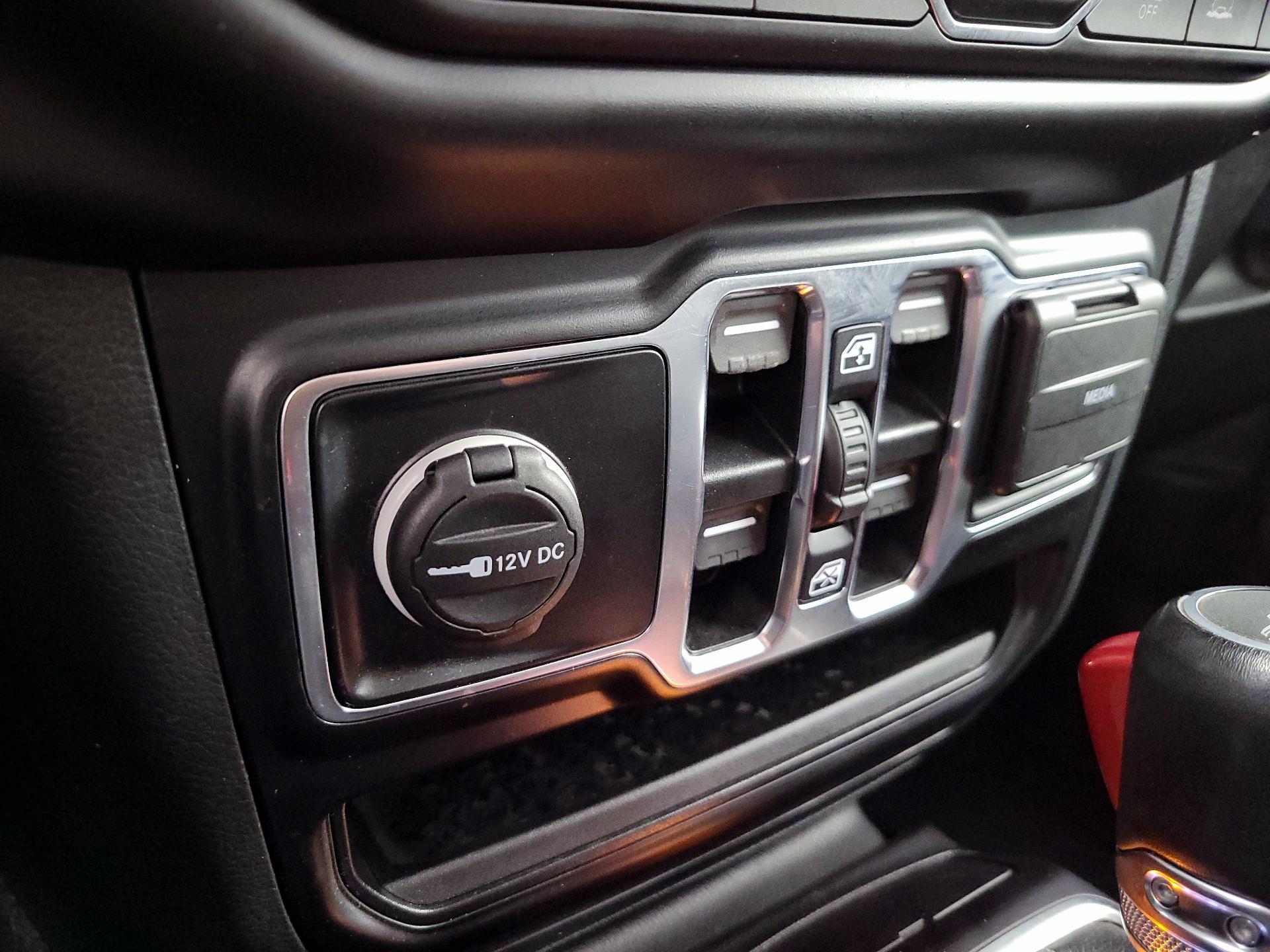 Thumbnail: 2021 Jeep Gladiator - 19