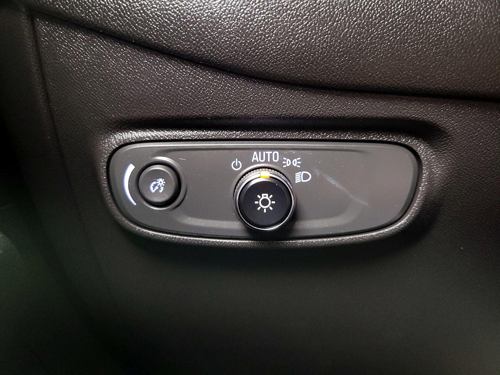 Thumbnail: 2022 Chevrolet Equinox - 13