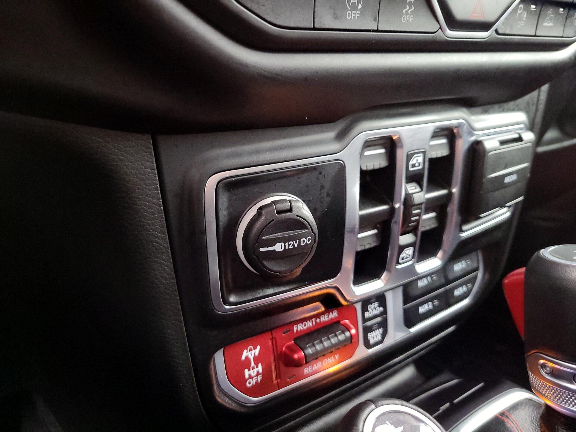 Thumbnail: 2023 Jeep Wrangler - 18