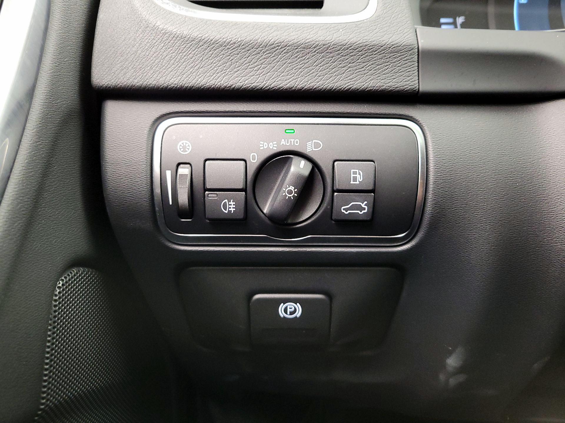 Thumbnail: 2015 Volvo S60 - 13