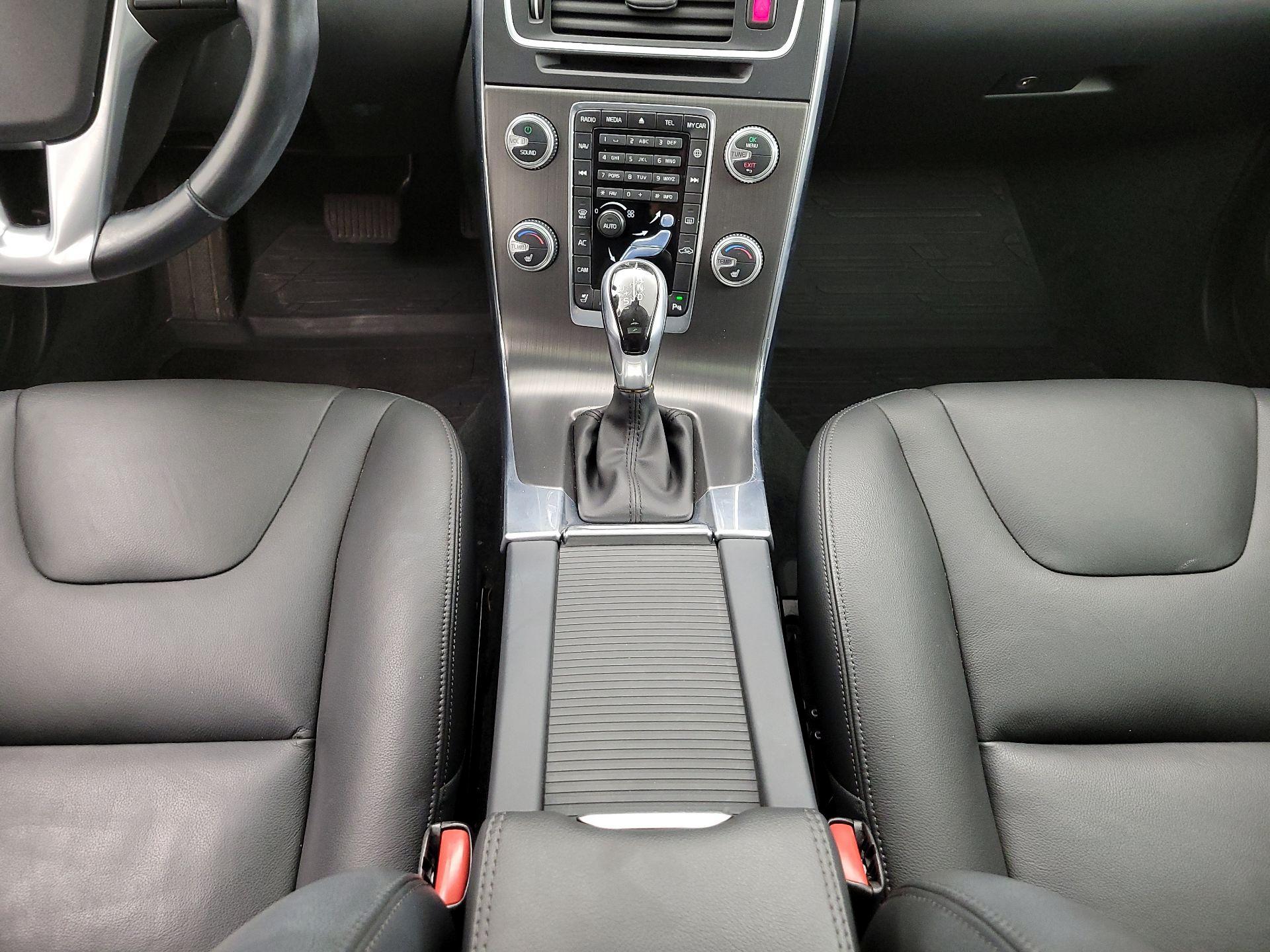 Thumbnail: 2015 Volvo S60 - 18