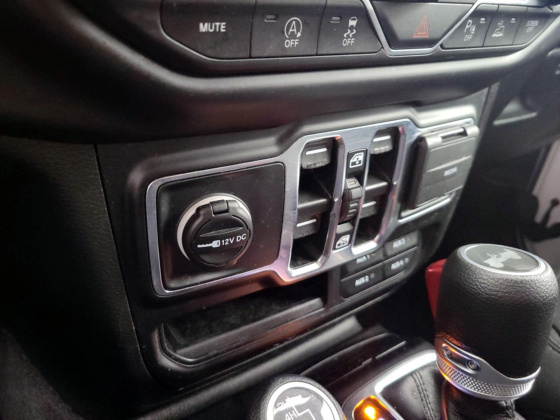 Thumbnail: 2021 Jeep Wrangler - 18