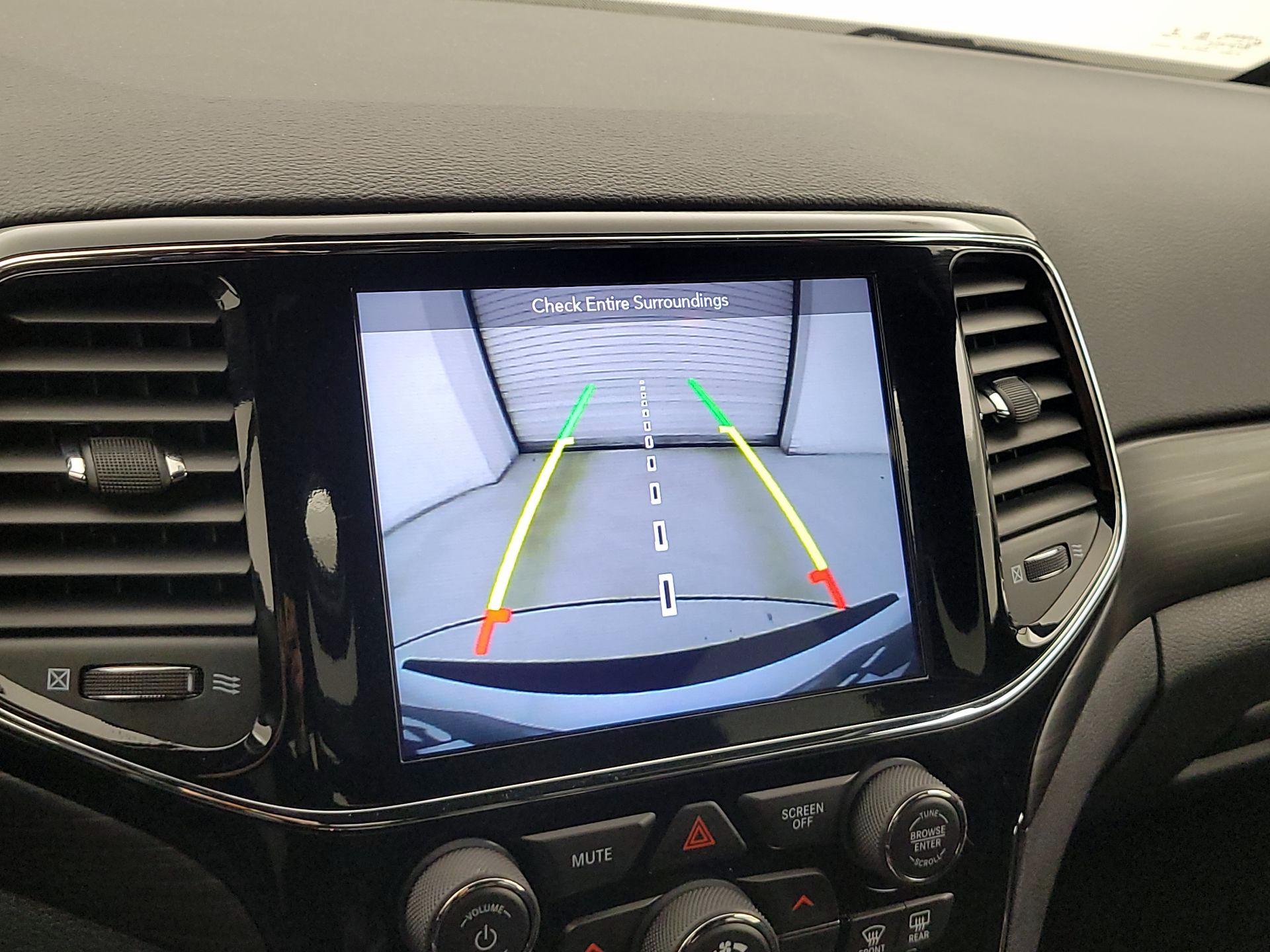 Thumbnail: 2019 Jeep Grand Cherokee - 15