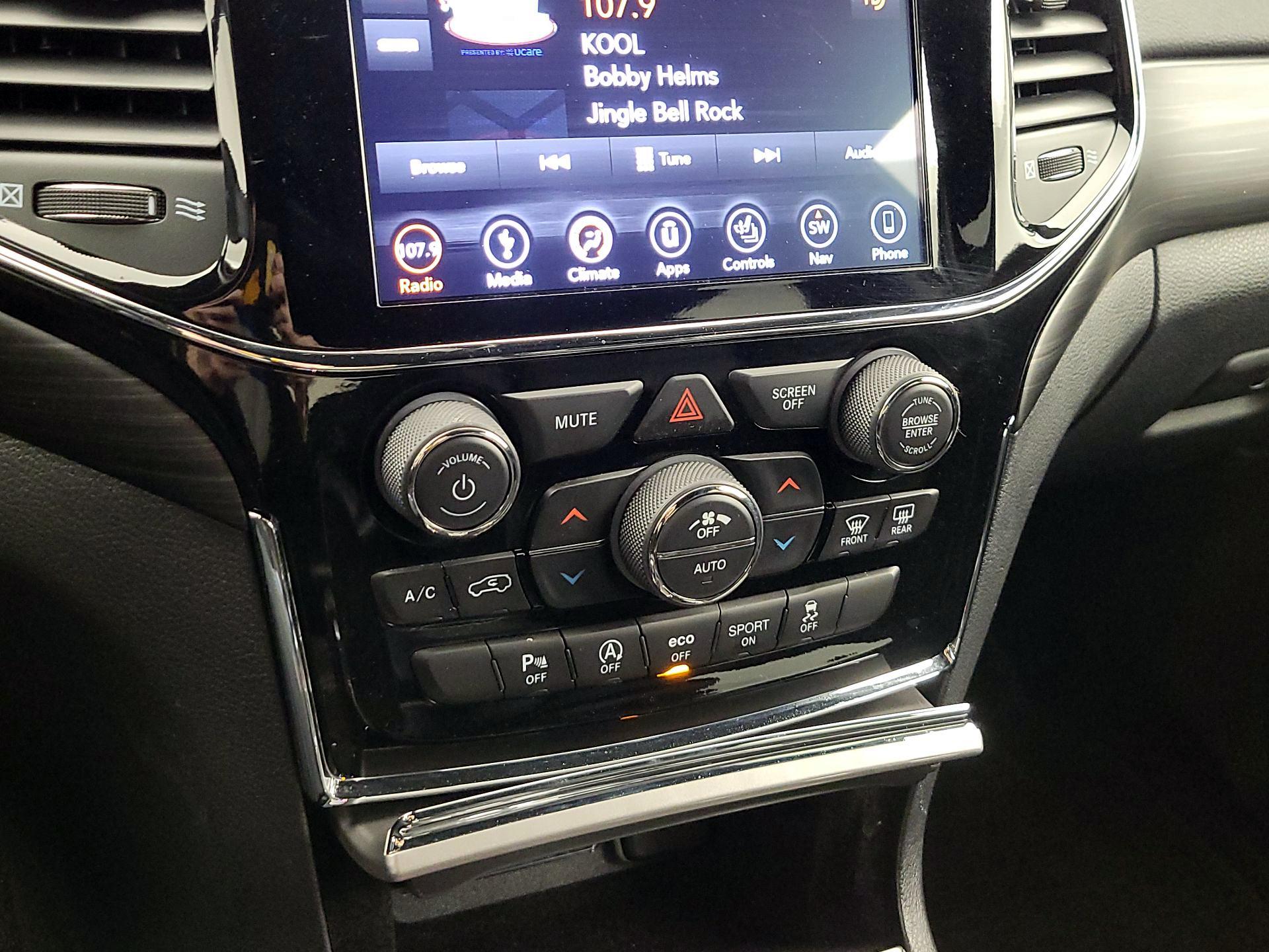 Thumbnail: 2019 Jeep Grand Cherokee - 17