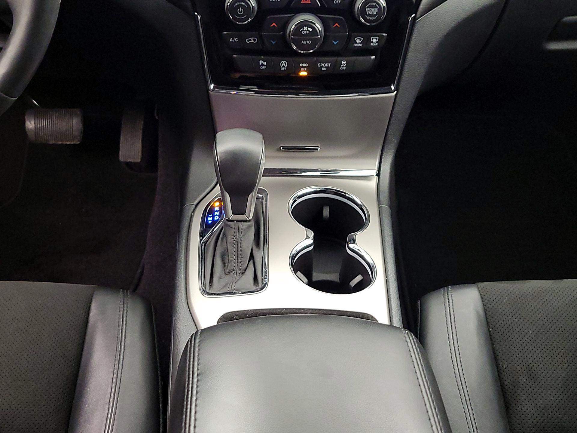 Thumbnail: 2019 Jeep Grand Cherokee - 18