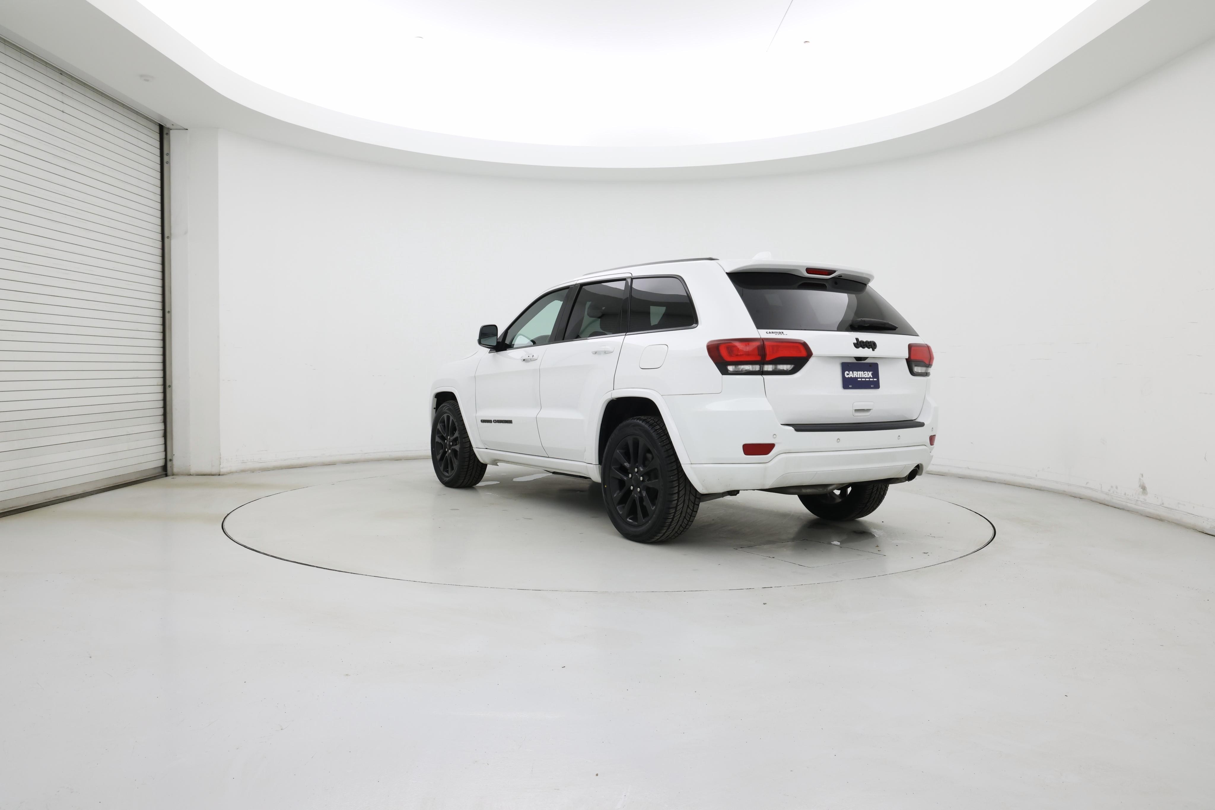 Thumbnail: 2019 Jeep Grand Cherokee - 2