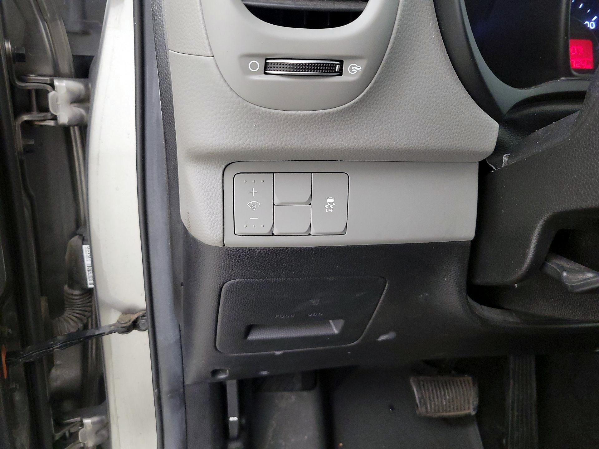 Thumbnail: 2014 Kia Soul - 13