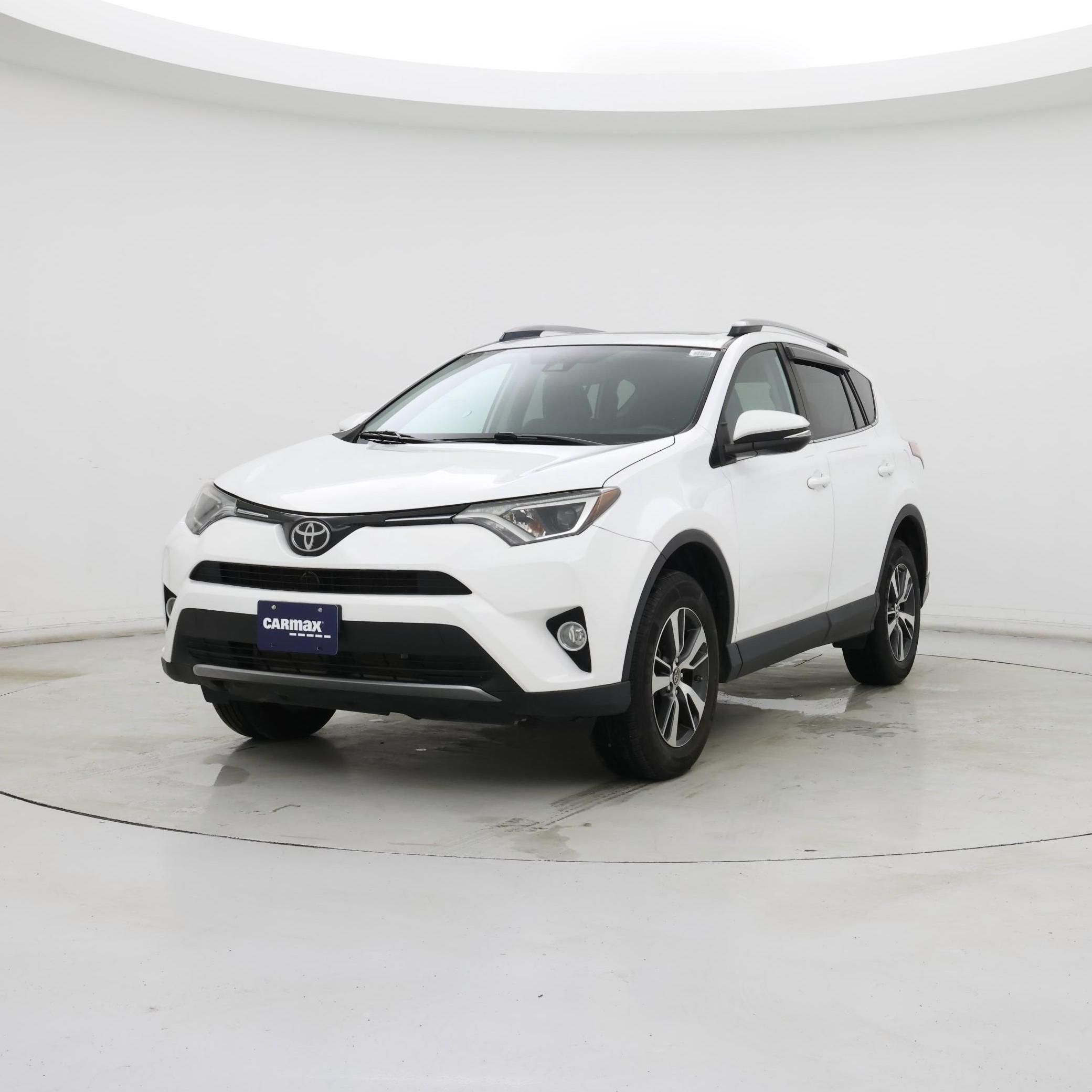 Thumbnail: 2017 Toyota RAV4 - 4
