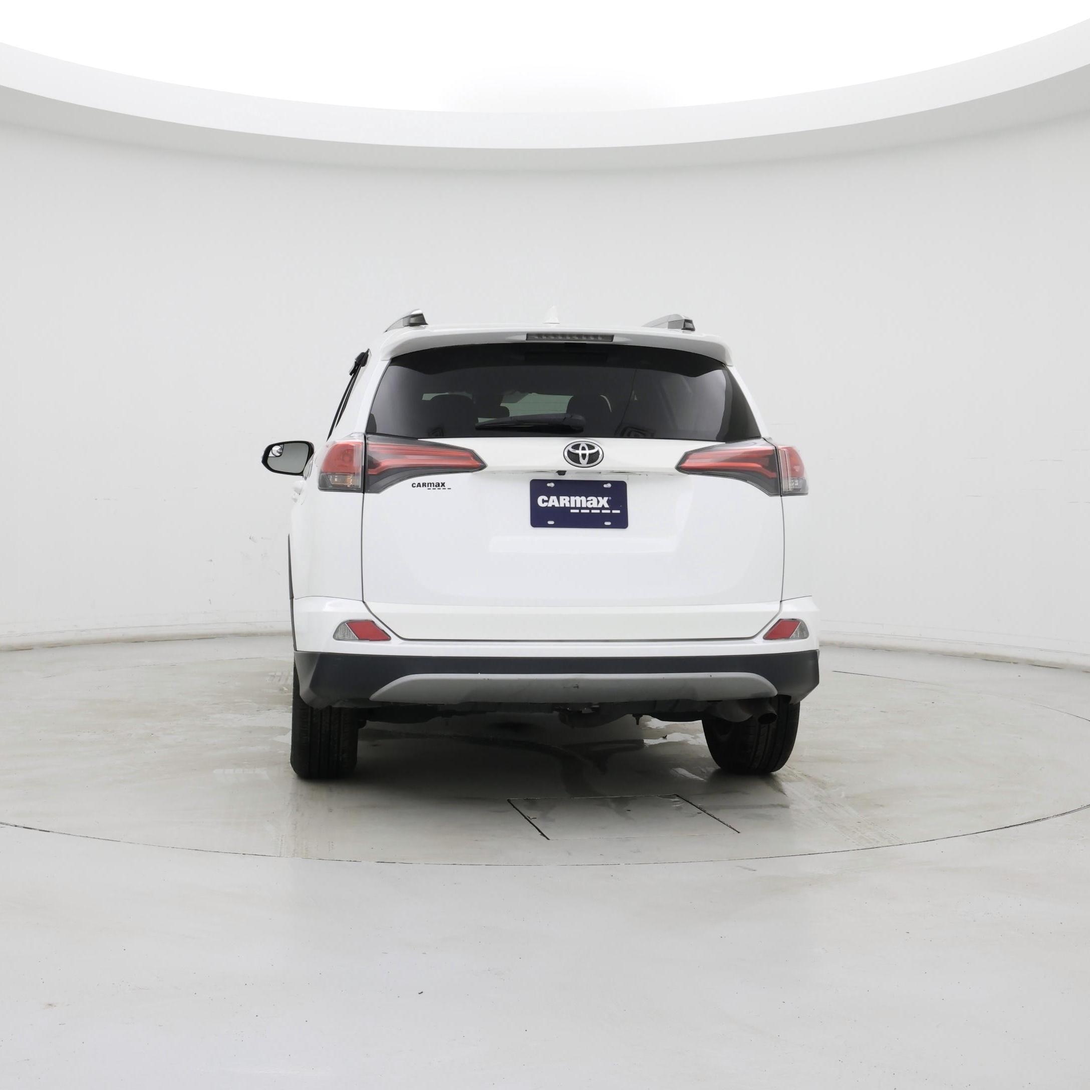 Thumbnail: 2017 Toyota RAV4 - 6