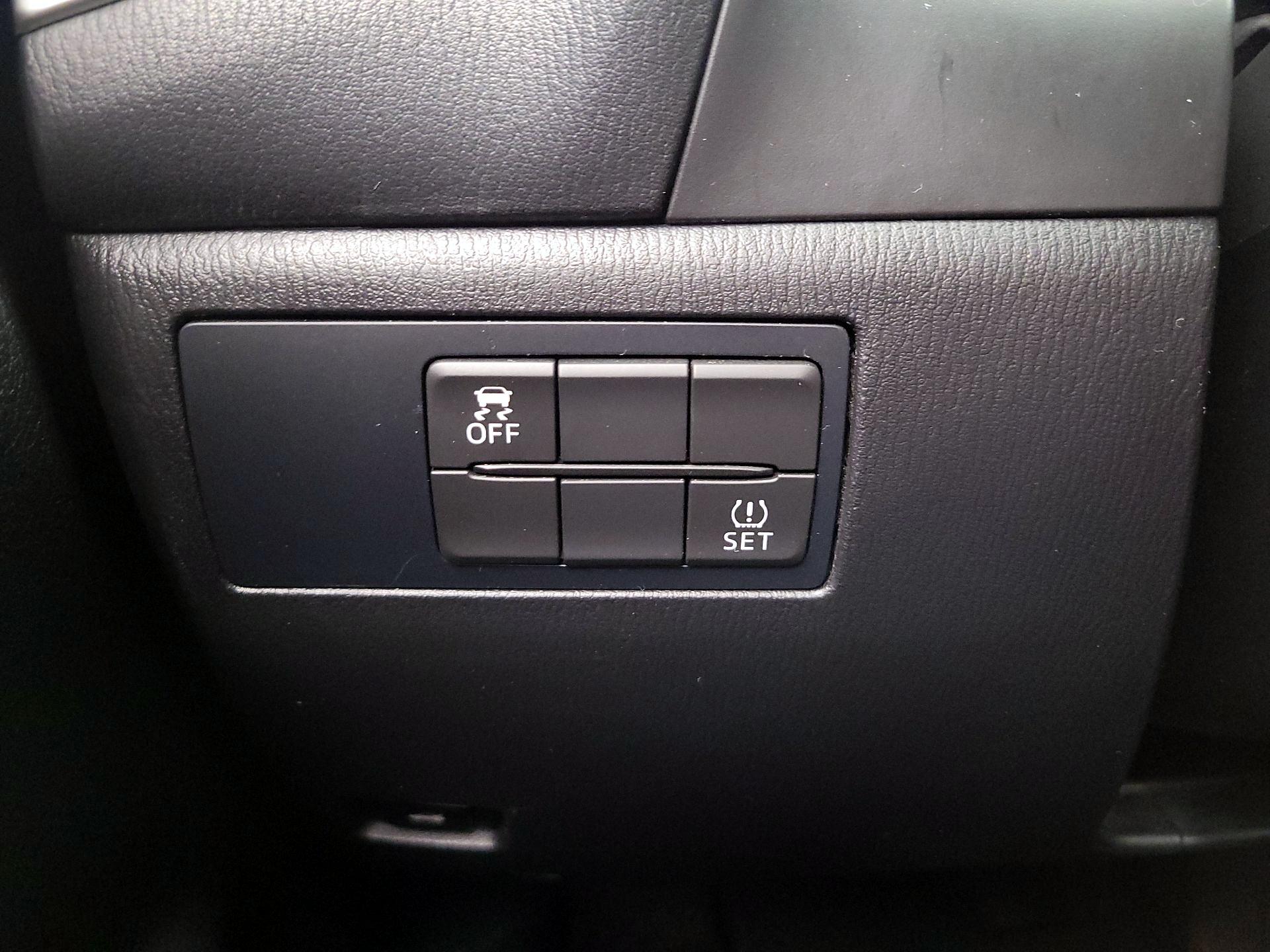 Thumbnail: 2017 Mazda Mazda3 - 13