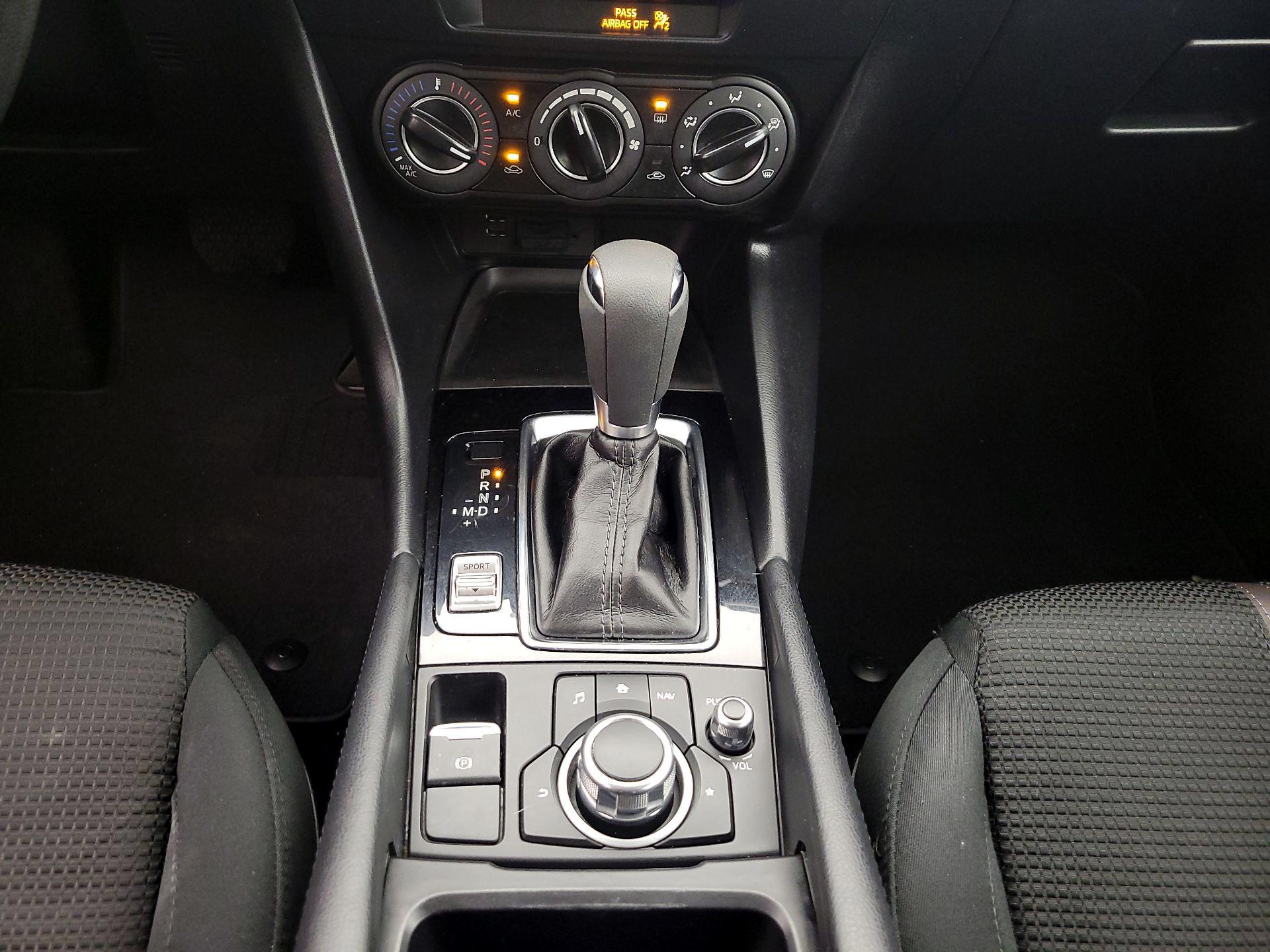 Thumbnail: 2017 Mazda Mazda3 - 18