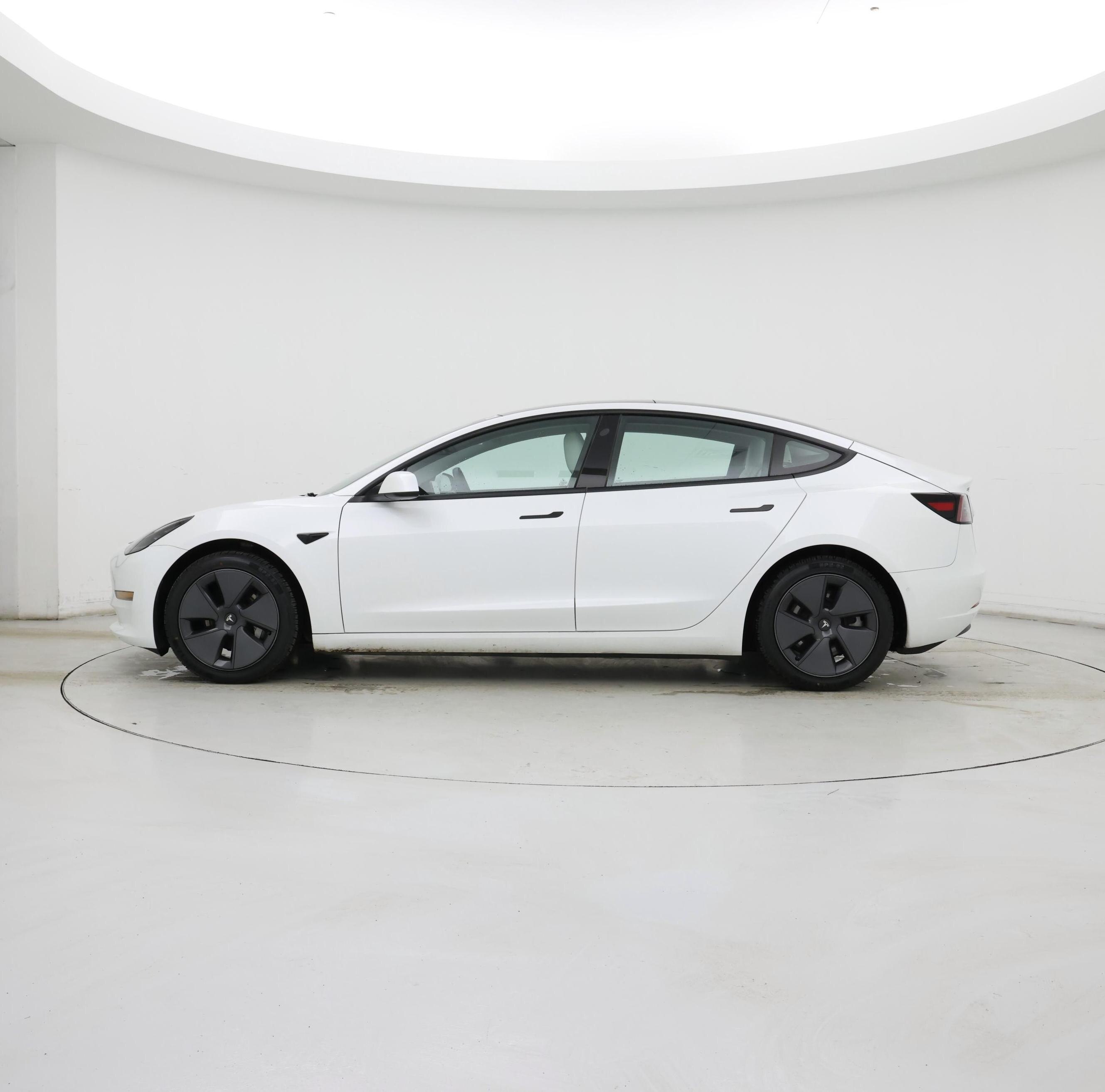 Thumbnail: 2022 Tesla Model 3 - 3