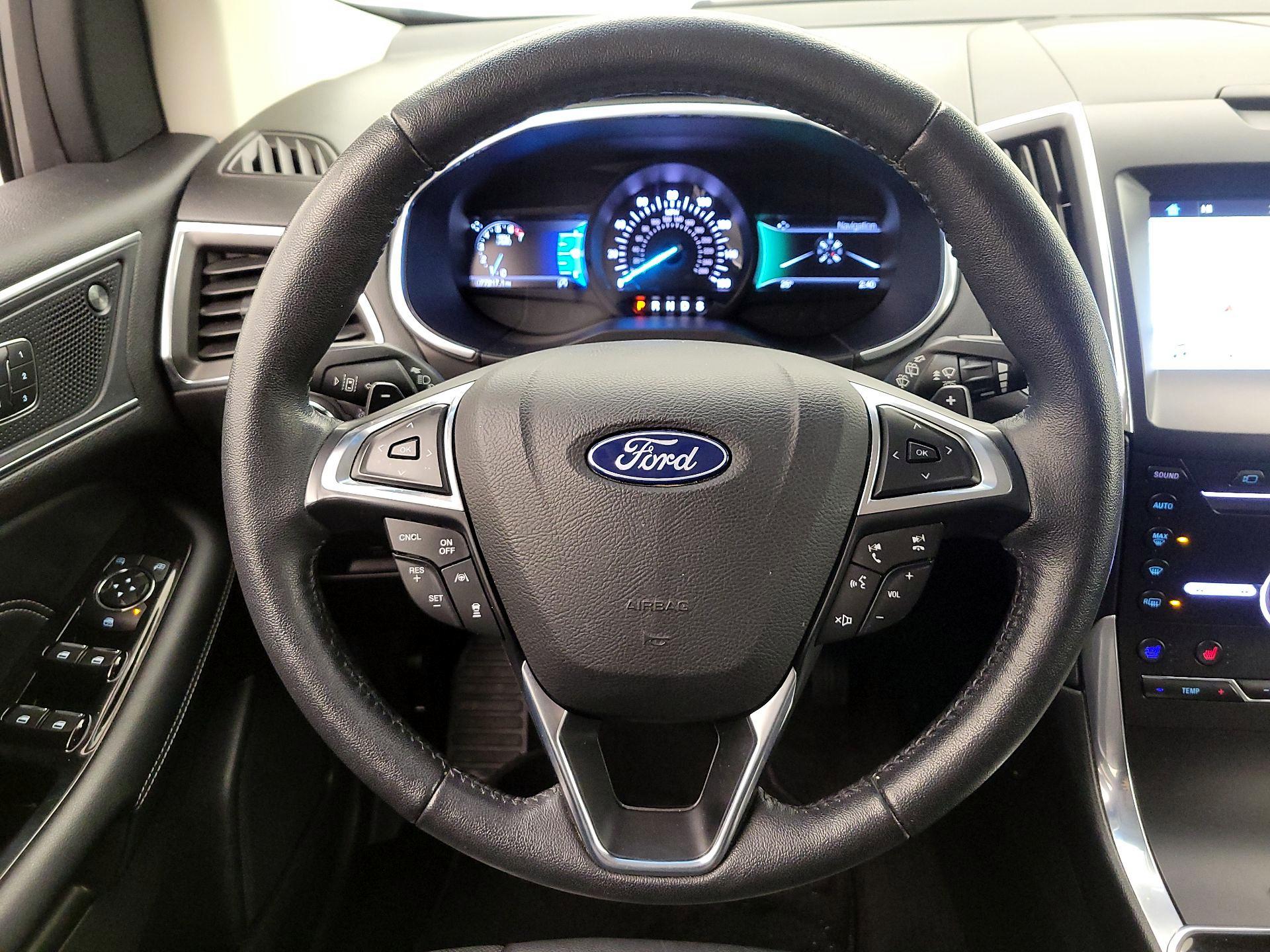 Thumbnail: 2019 Ford Edge - 10
