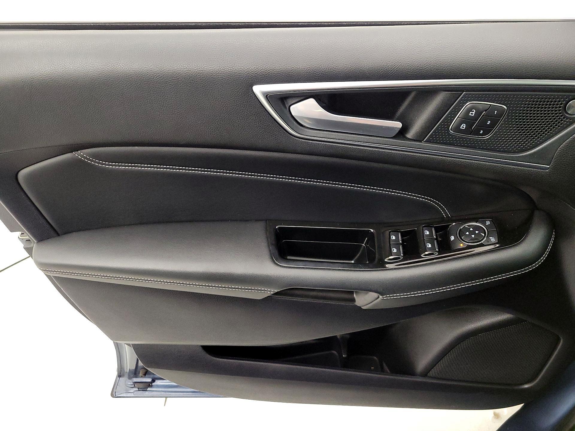 Thumbnail: 2019 Ford Edge - 12