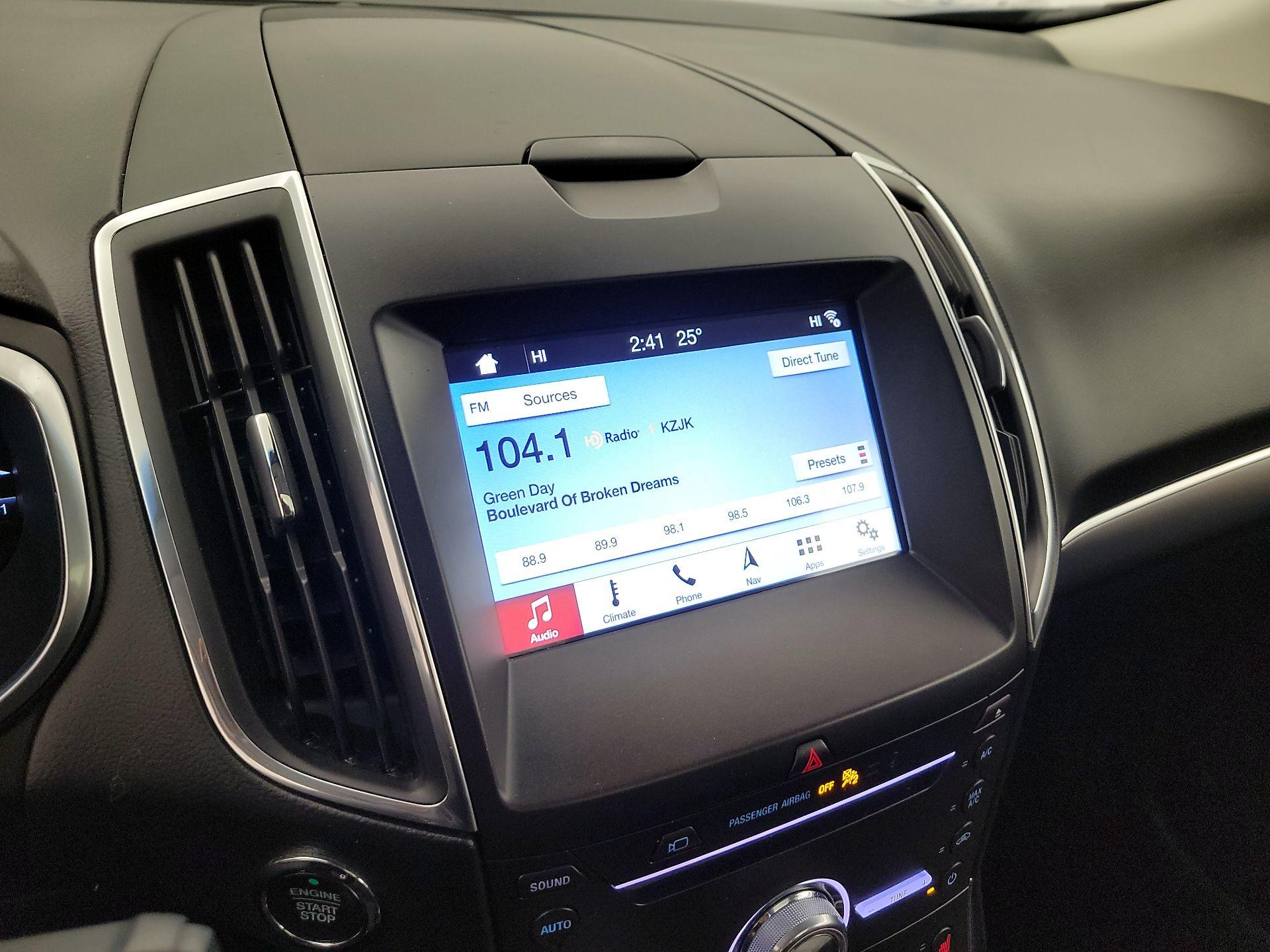 Thumbnail: 2019 Ford Edge - 16