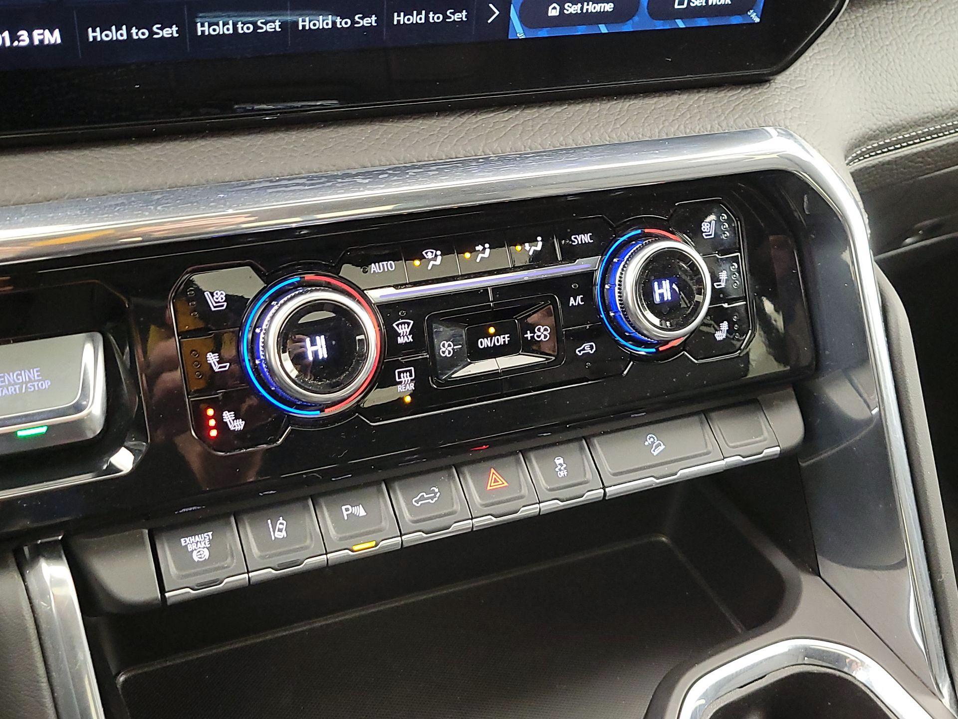 Thumbnail: 2025 GMC Sierra 3500 - 17