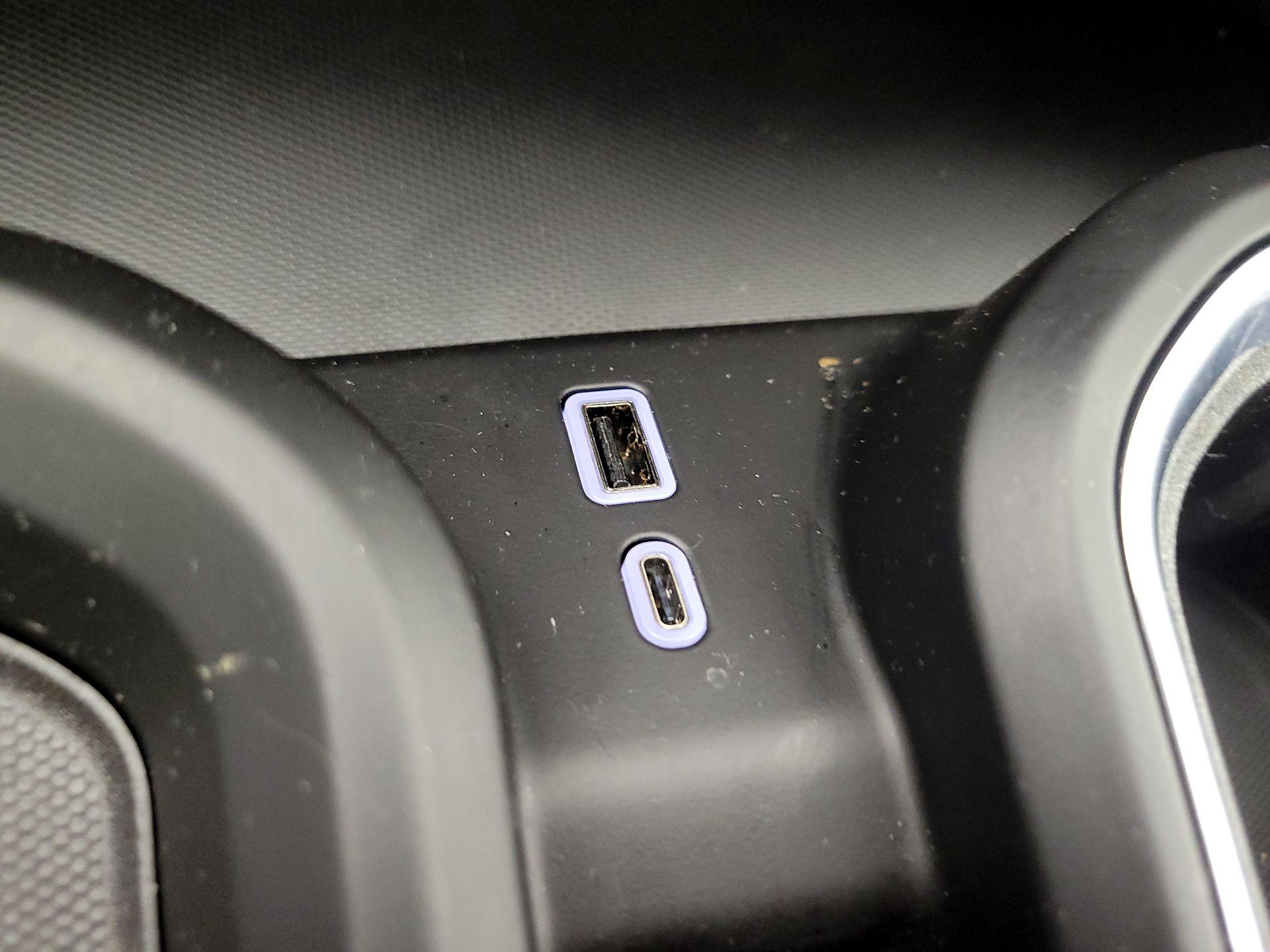 Thumbnail: 2025 GMC Sierra 3500 - 19