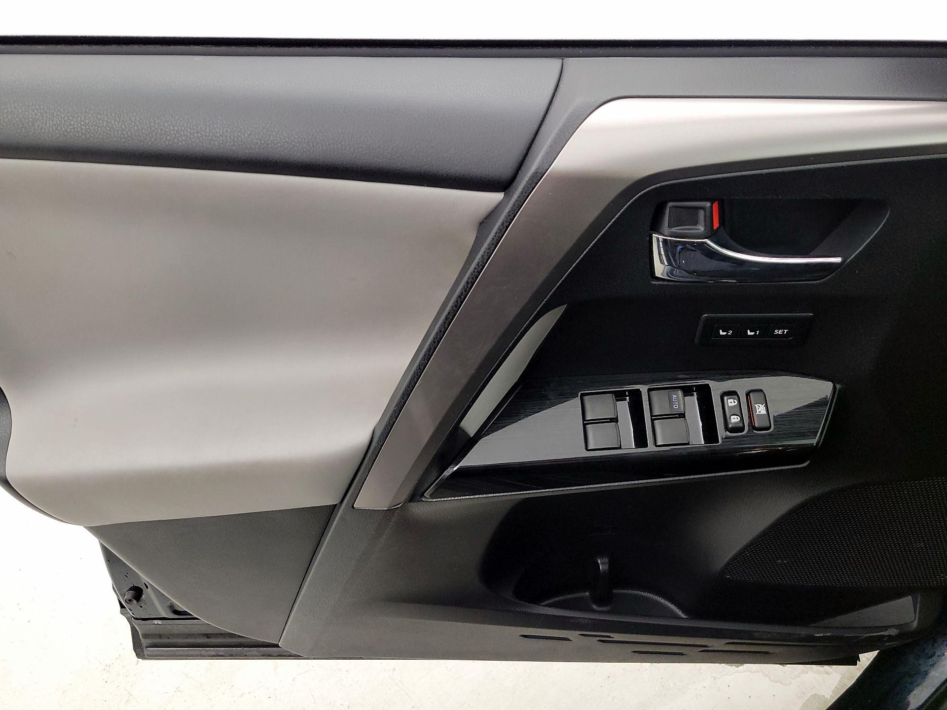 Thumbnail: 2017 Toyota RAV4 - 12