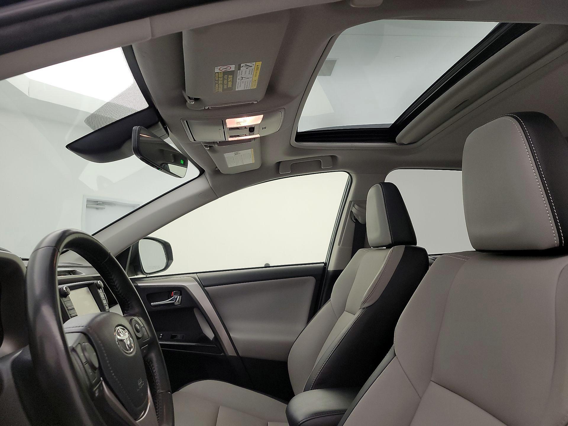 Thumbnail: 2017 Toyota RAV4 - 19