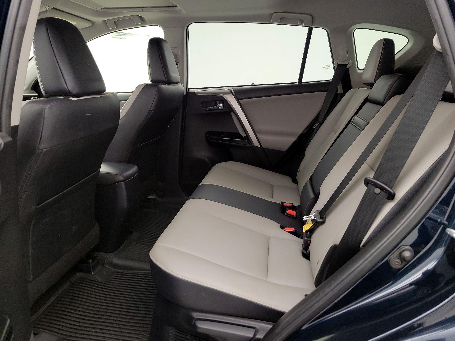 Thumbnail: 2017 Toyota RAV4 - 20