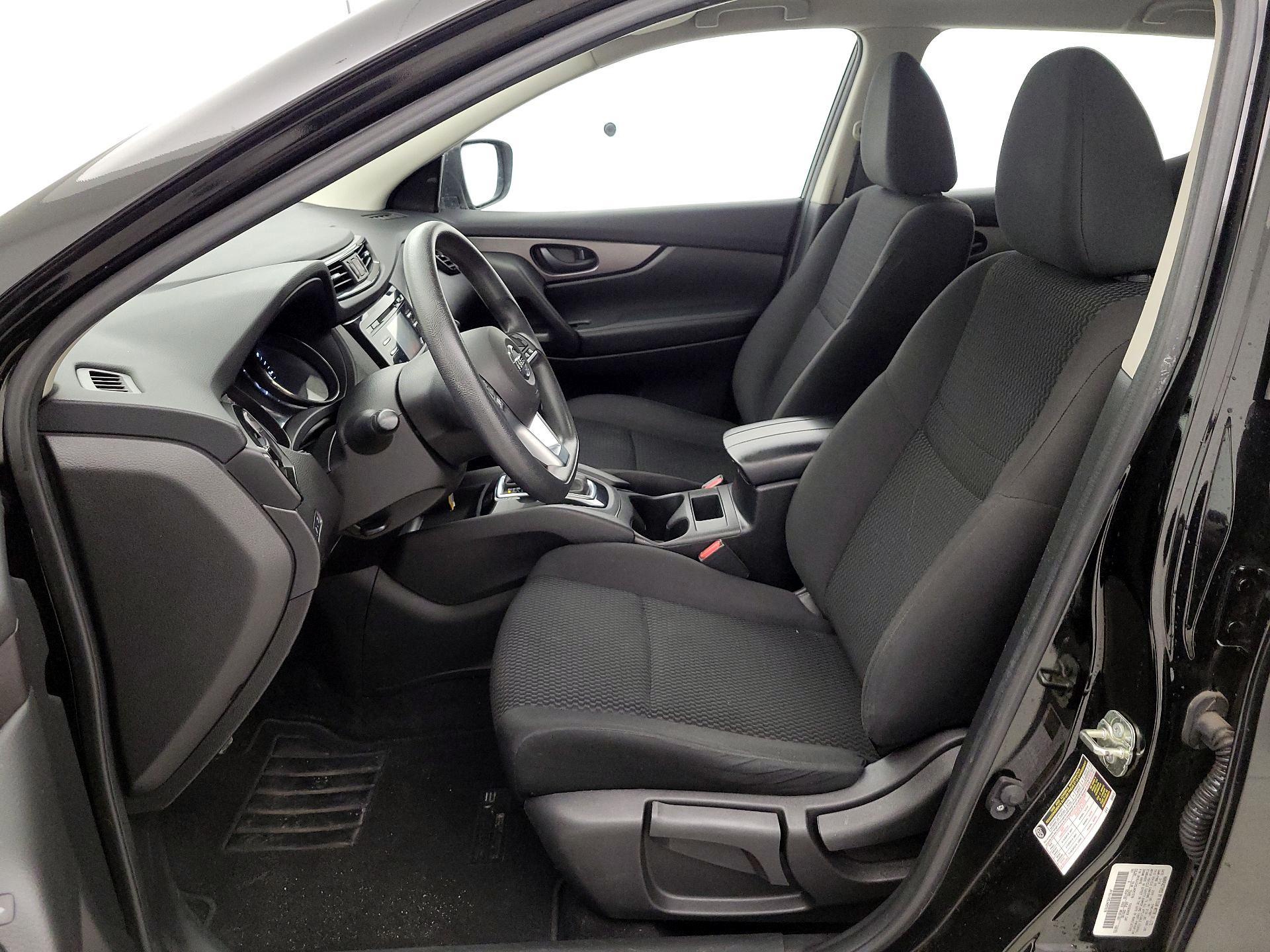 Thumbnail: 2018 Nissan Rogue Sport - 11