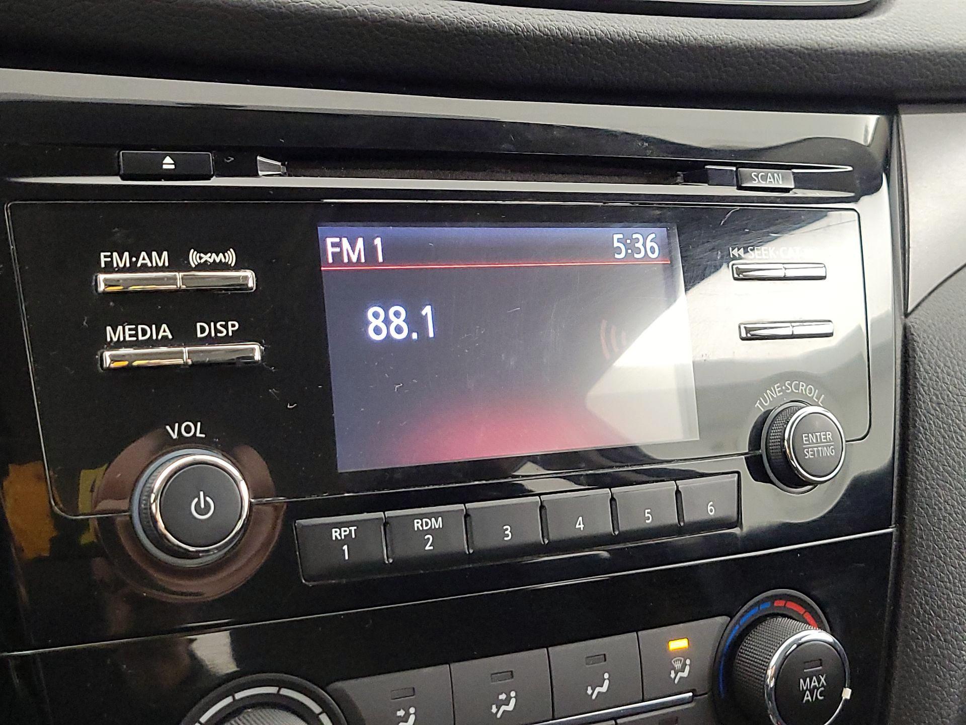 Thumbnail: 2018 Nissan Rogue Sport - 15