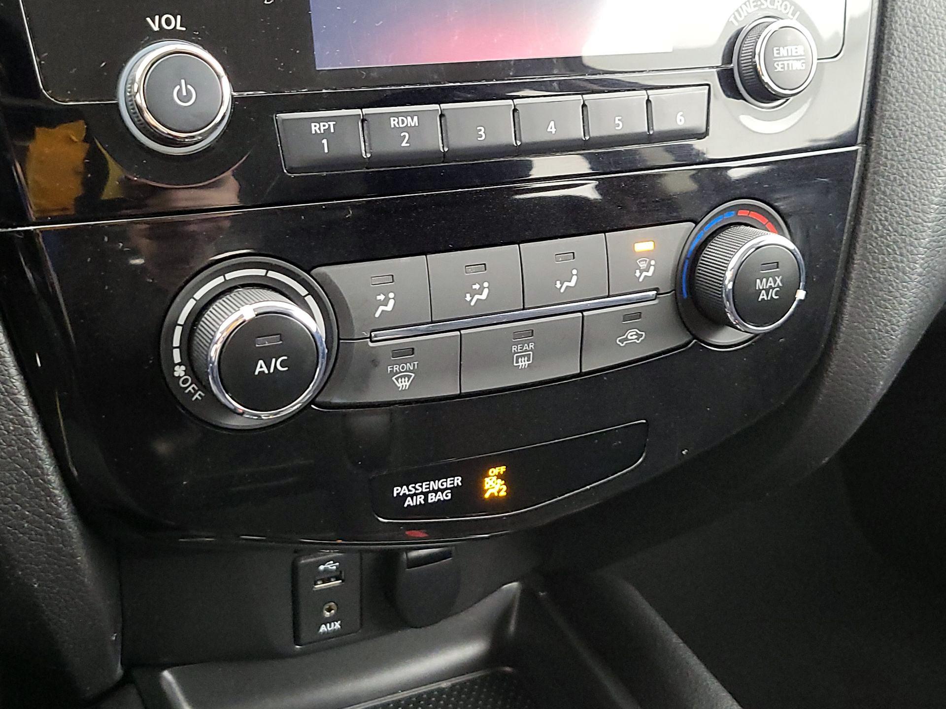 Thumbnail: 2018 Nissan Rogue Sport - 16