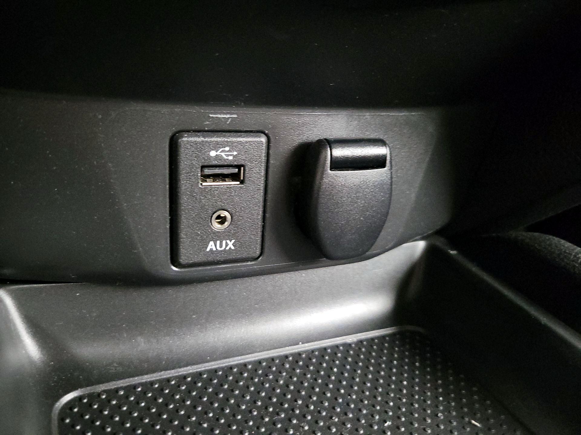 Thumbnail: 2018 Nissan Rogue Sport - 18