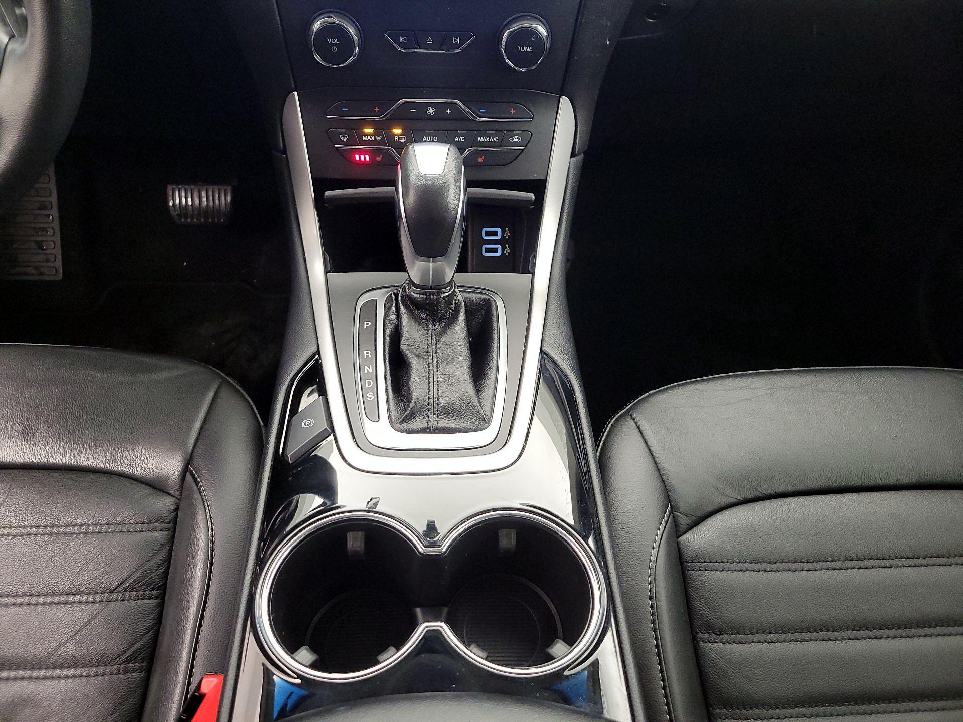 Thumbnail: 2018 Ford Edge - 18