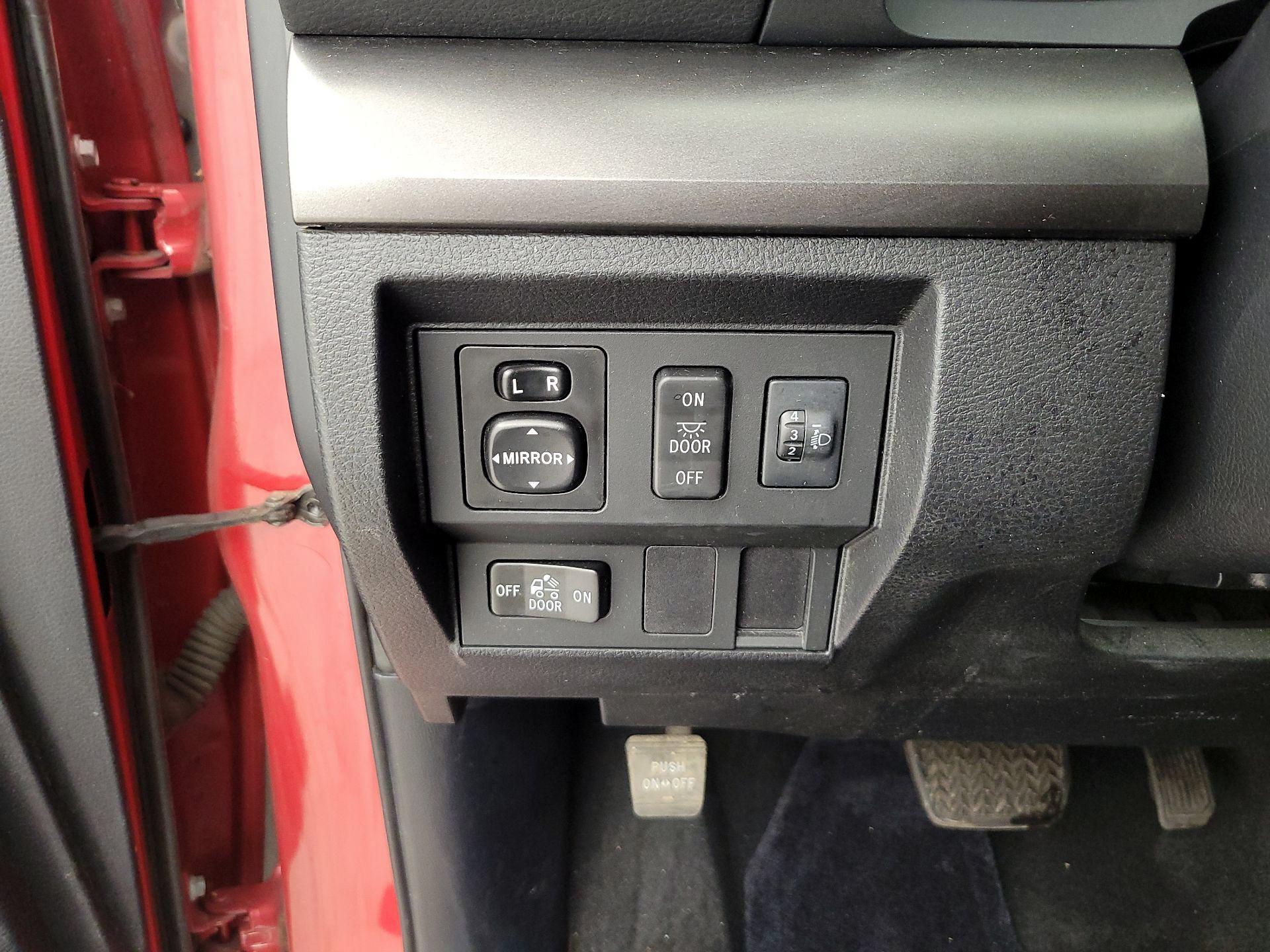 Thumbnail: 2014 Toyota Tundra - 13