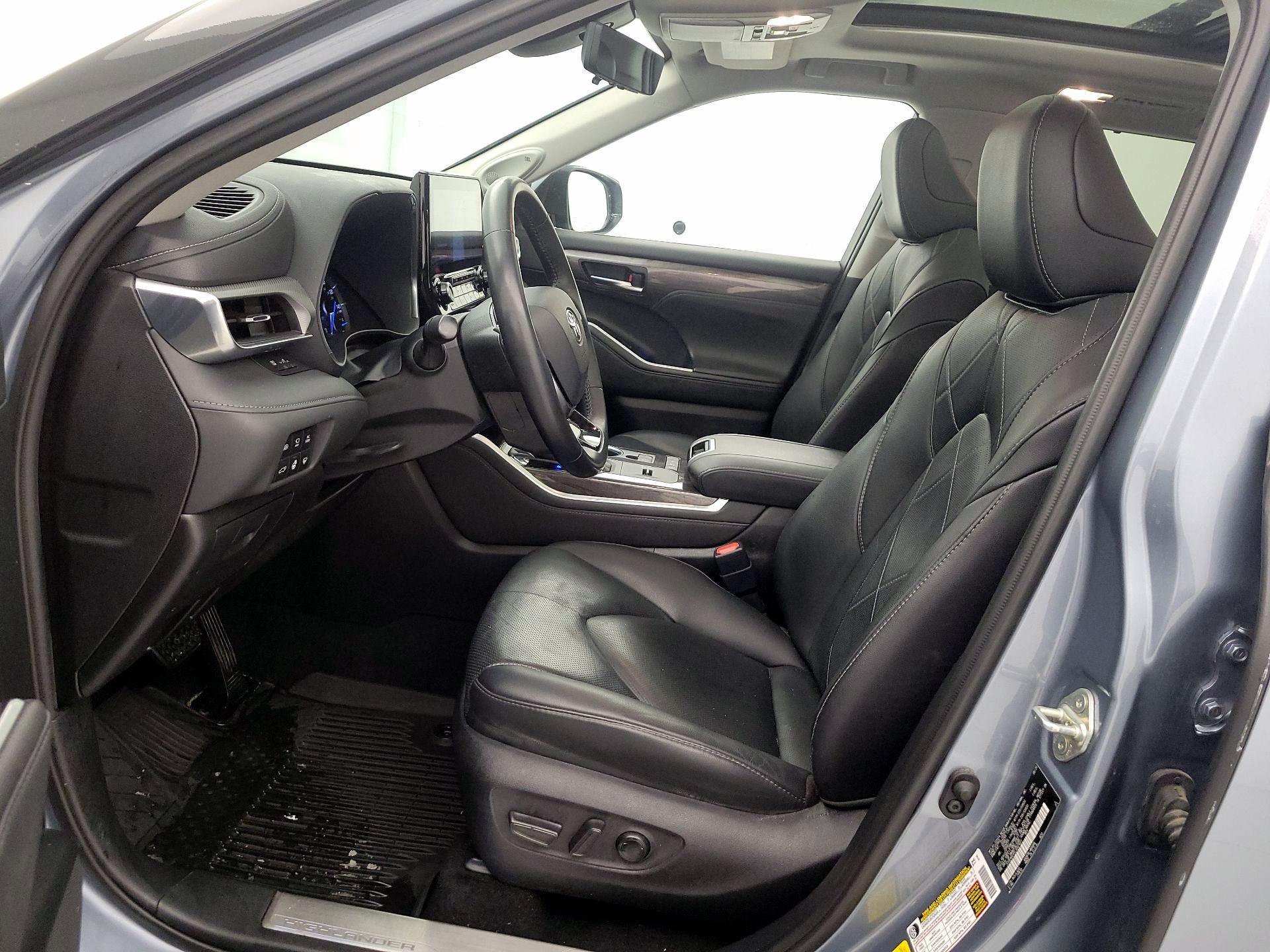 Thumbnail: 2020 Toyota Highlander - 11