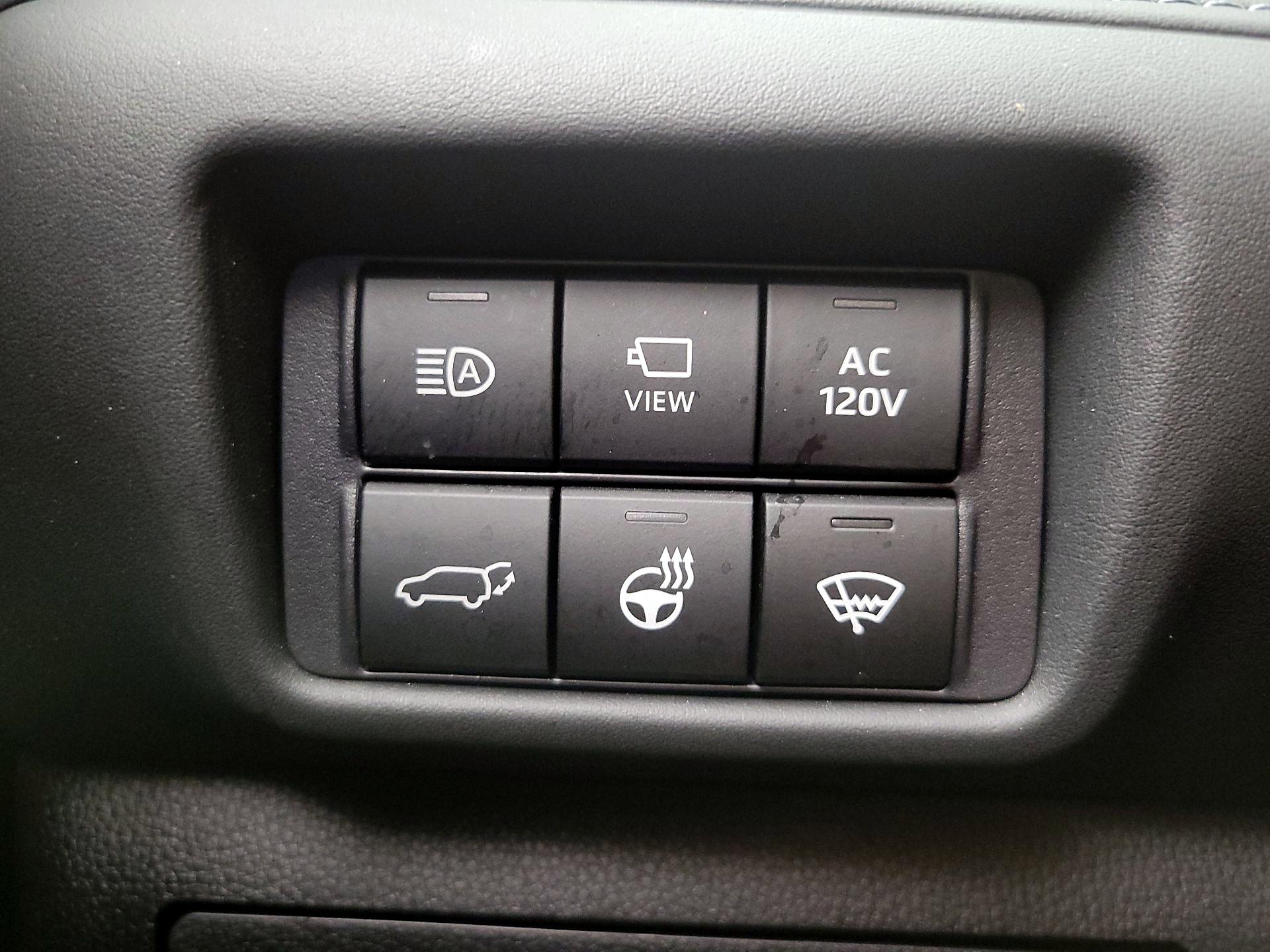 Thumbnail: 2020 Toyota Highlander - 13