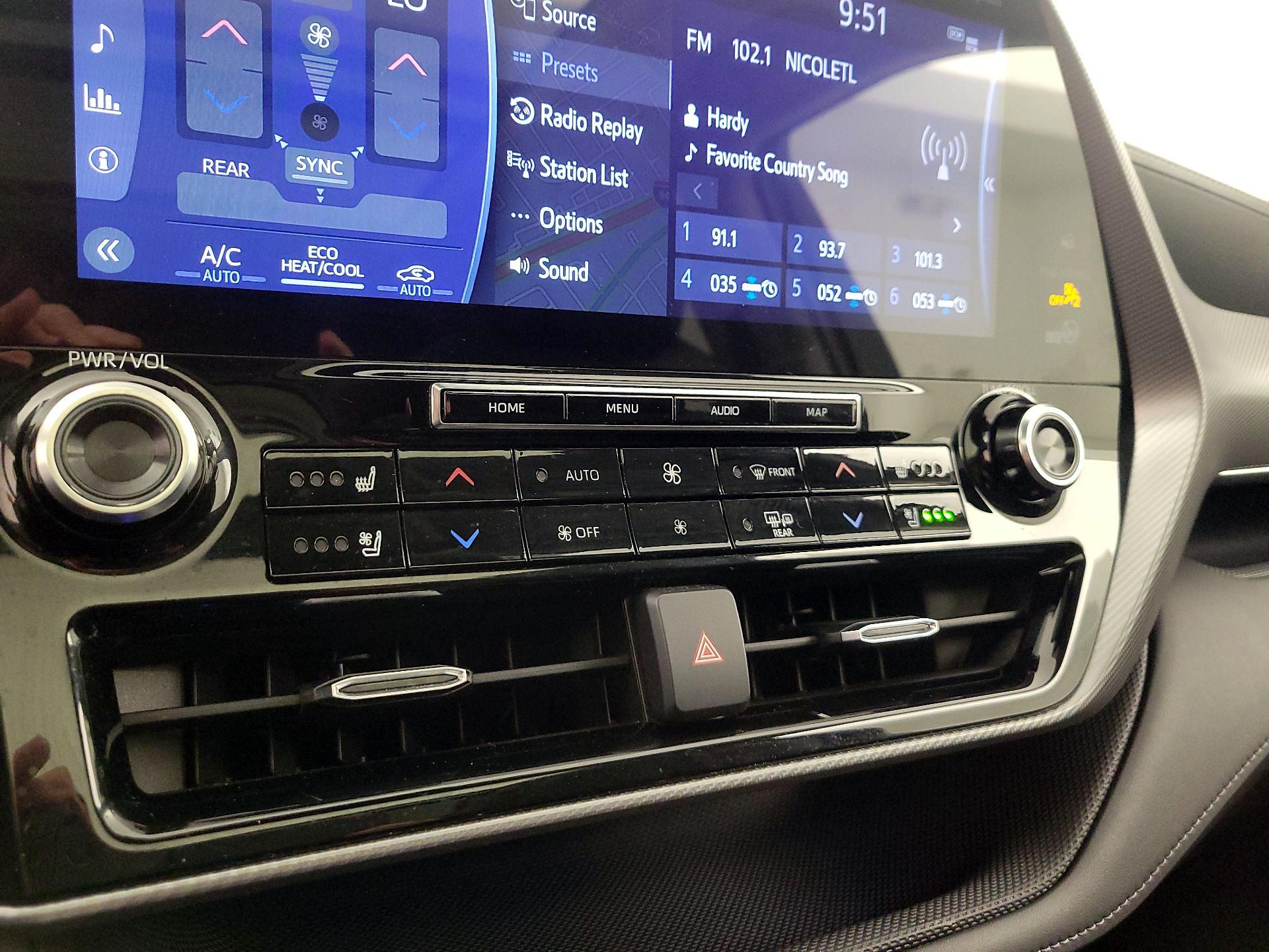 Thumbnail: 2020 Toyota Highlander - 17