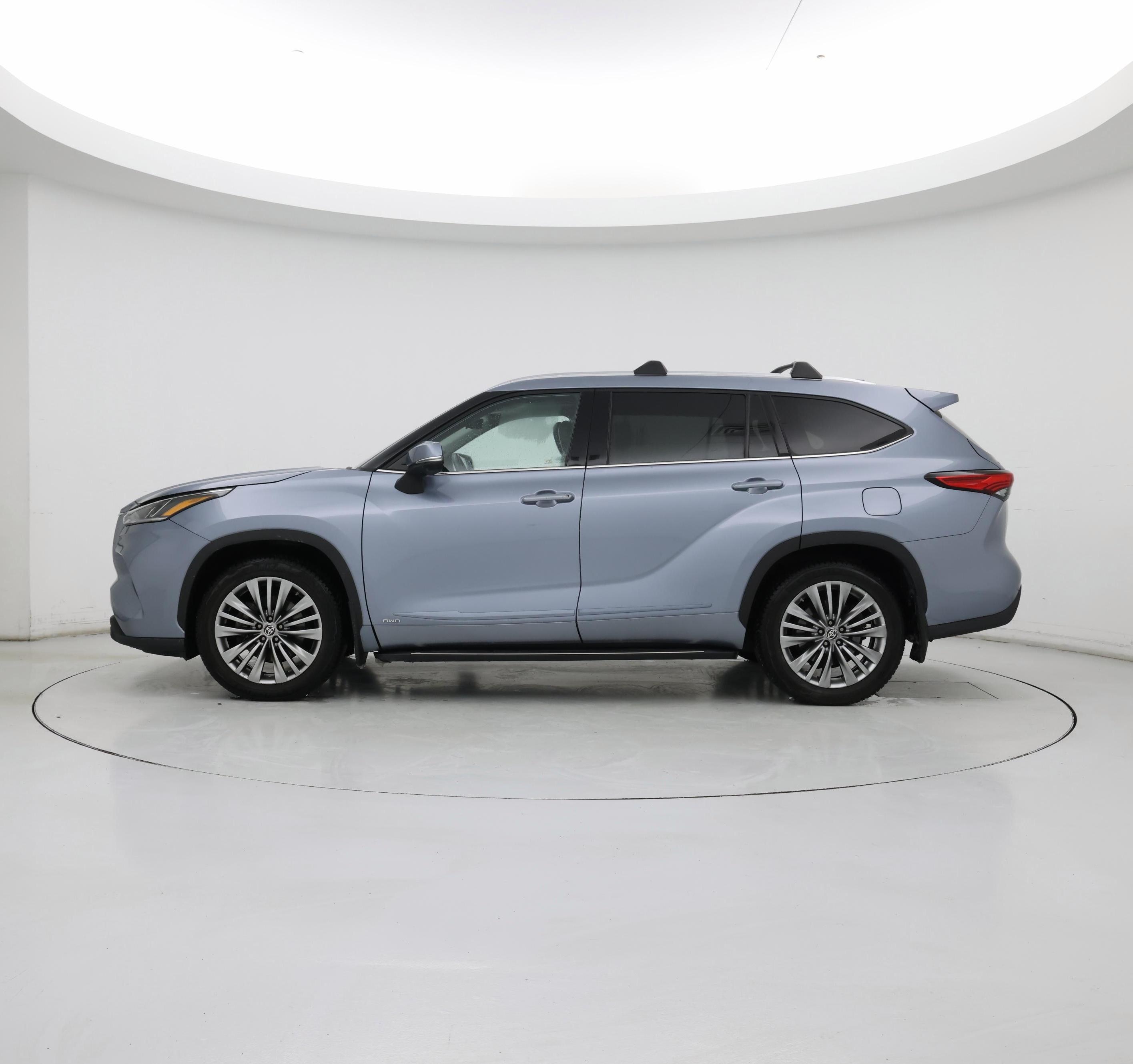 Thumbnail: 2020 Toyota Highlander - 3