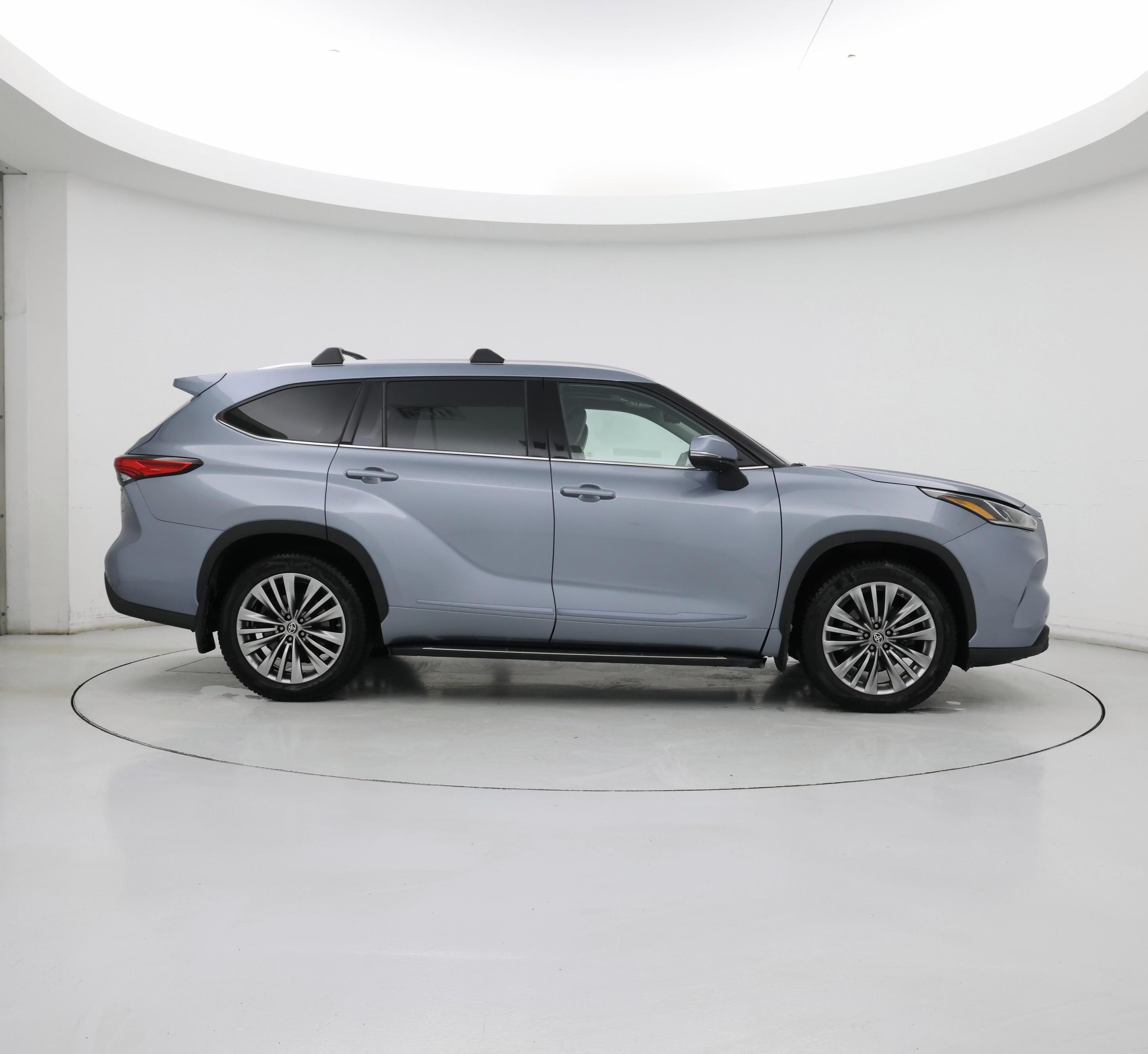 Thumbnail: 2020 Toyota Highlander - 7