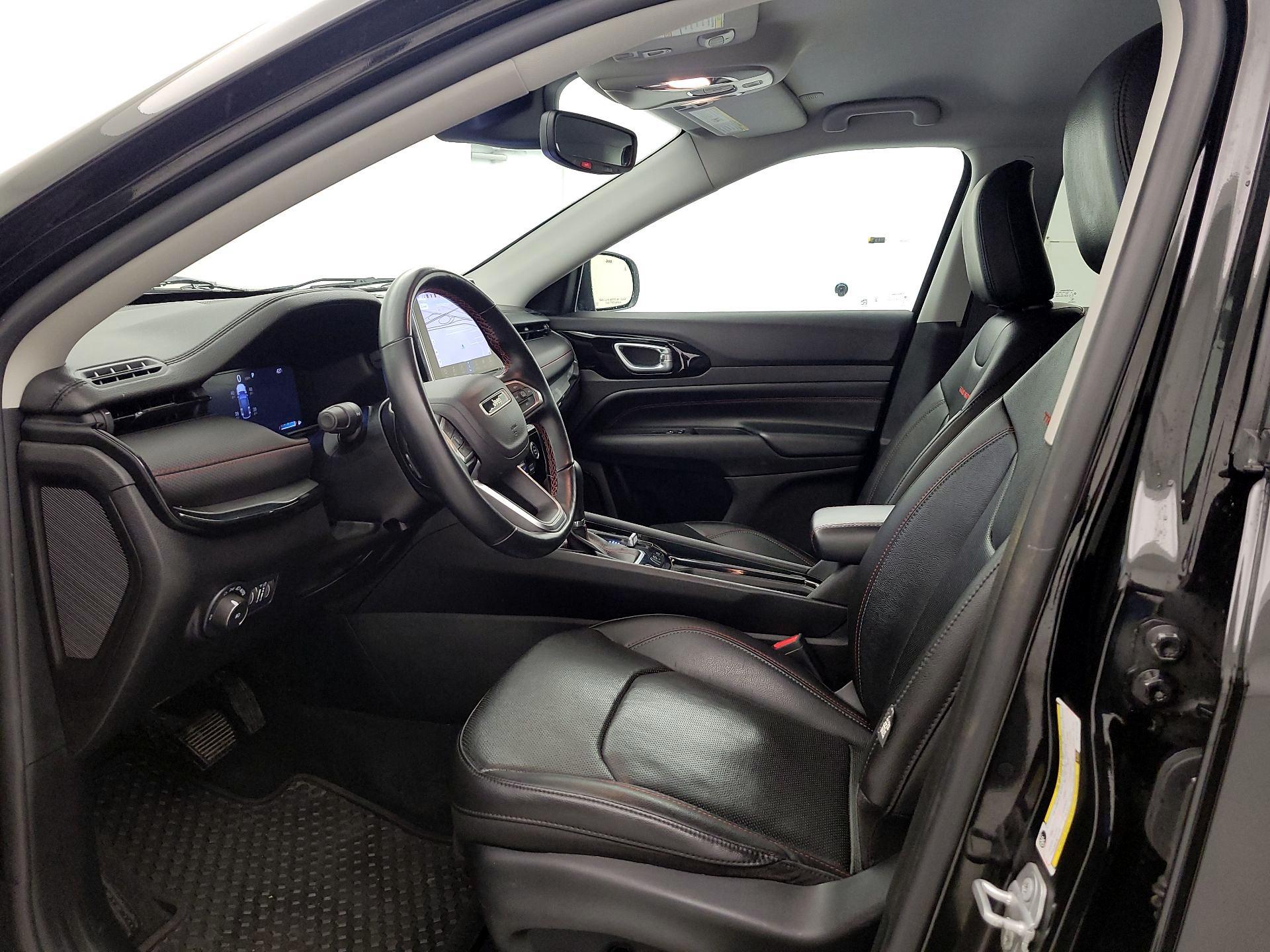 Thumbnail: 2022 Jeep Compass - 11