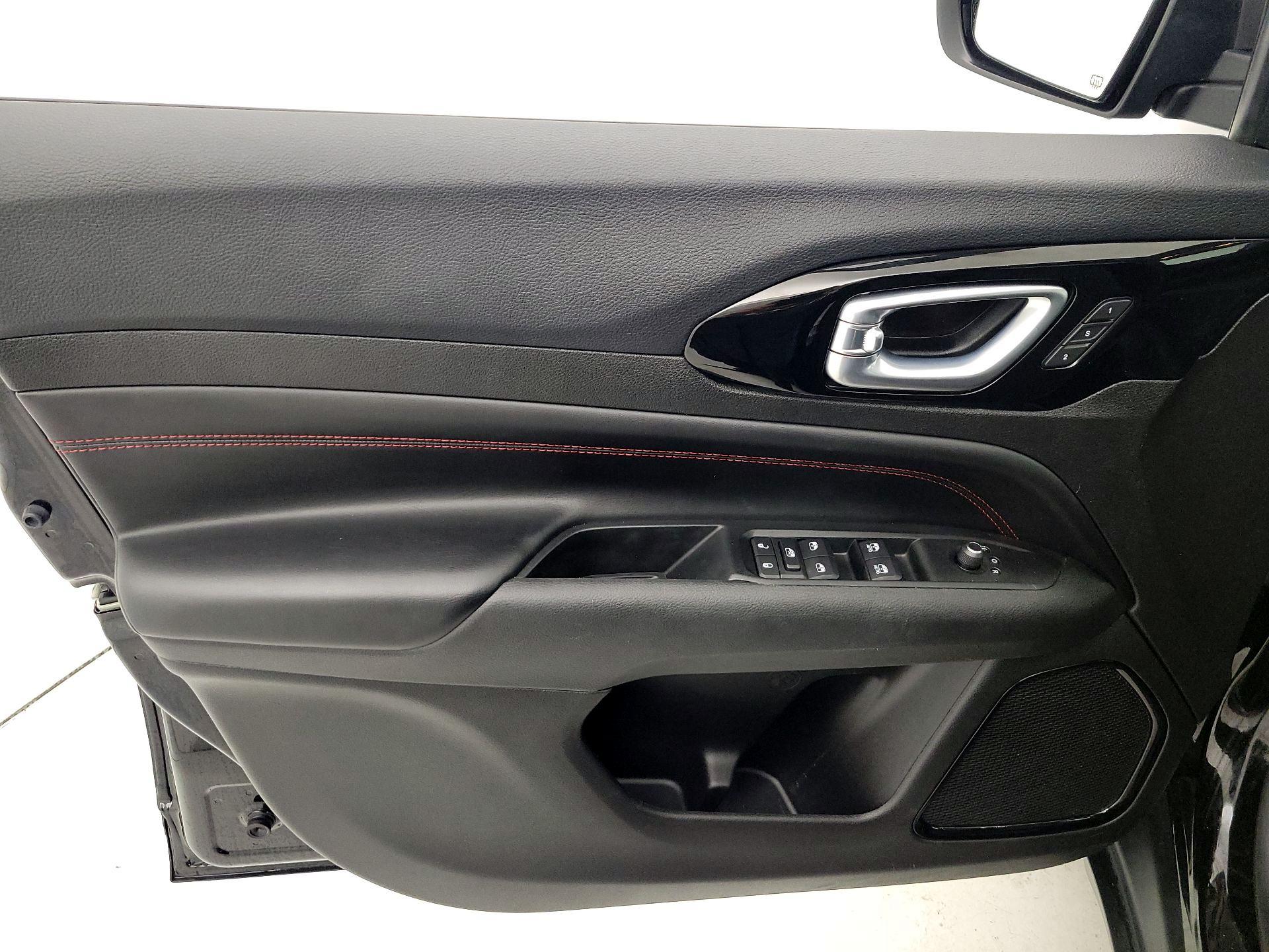 Thumbnail: 2022 Jeep Compass - 12