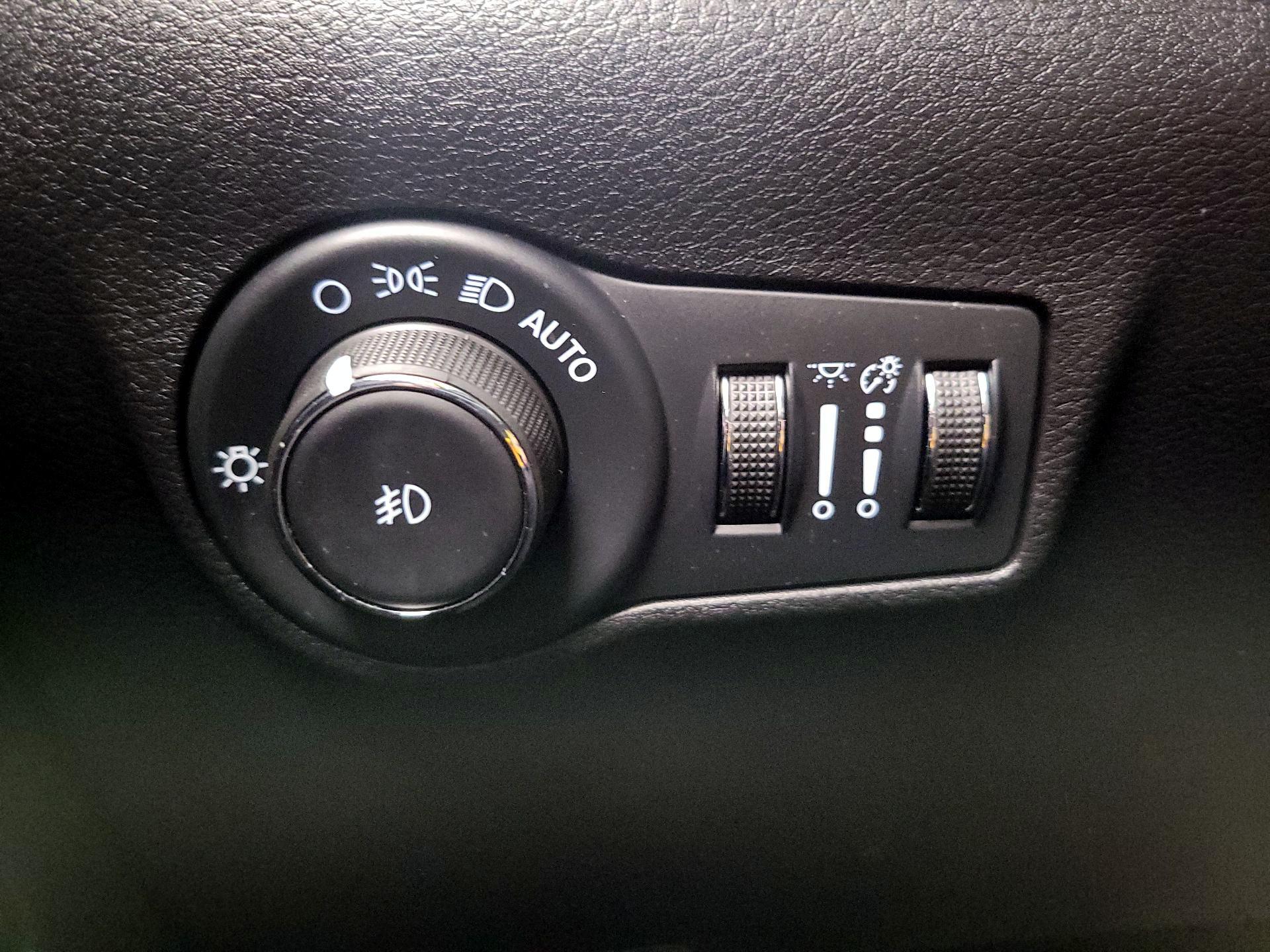 Thumbnail: 2022 Jeep Compass - 13