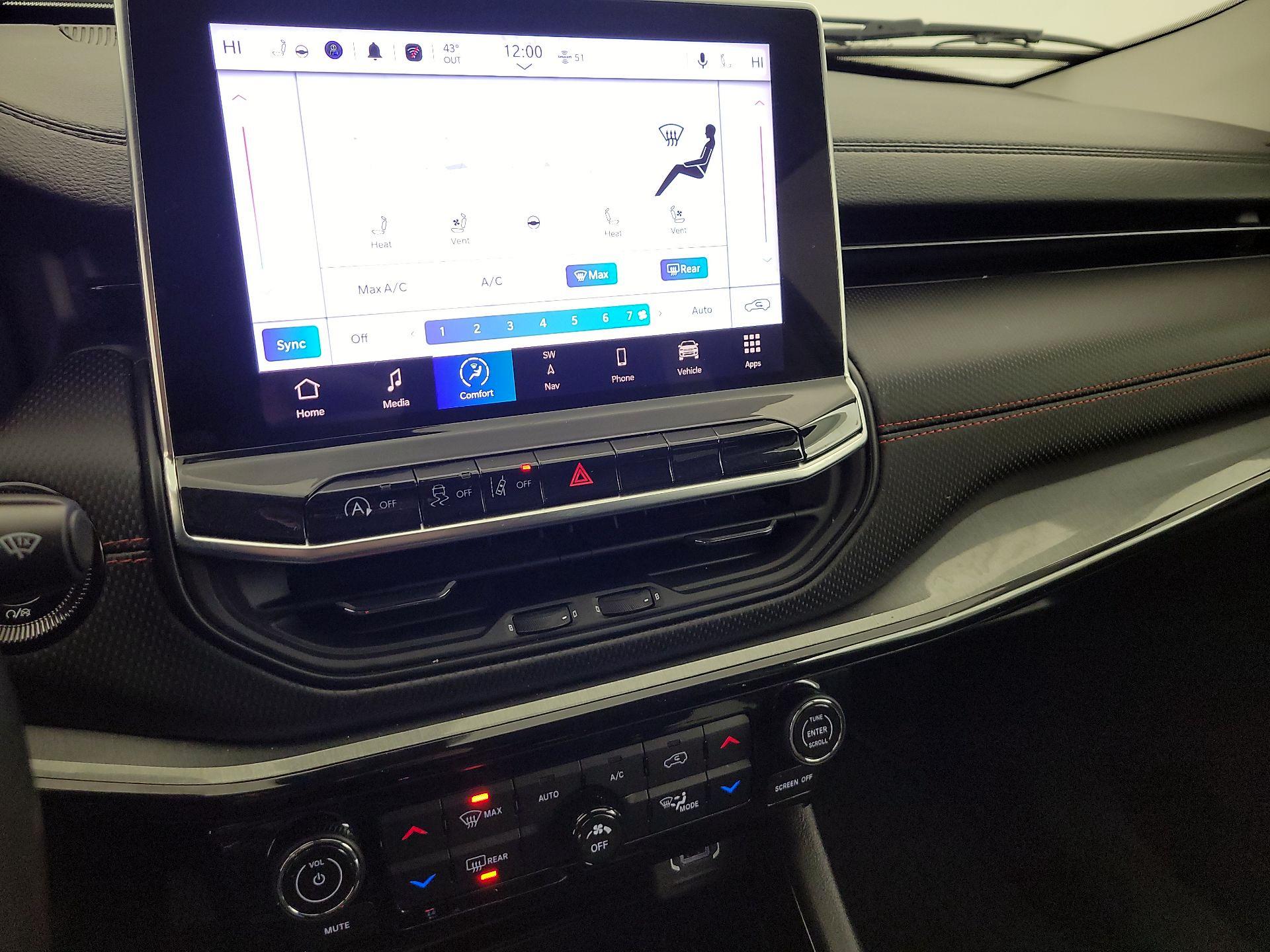 Thumbnail: 2022 Jeep Compass - 17